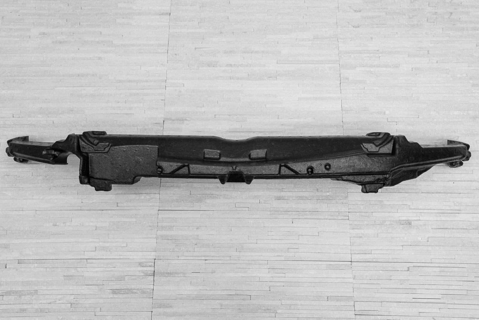 MERCEDES CLA C117 13-19 ABSORBER ZDERZAKA PRZÓD Strona zabudowy przód