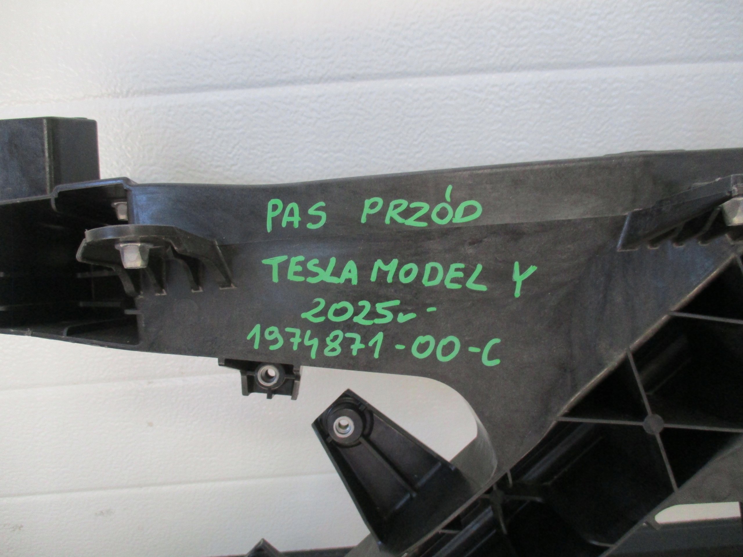 front body wall Tesla Model Y 2025r- 1974871-00-C