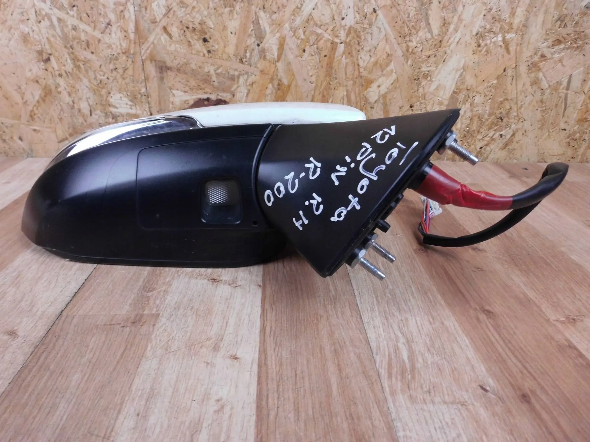 Toyota RAV4 V 2018+ mirror right 12-PIN