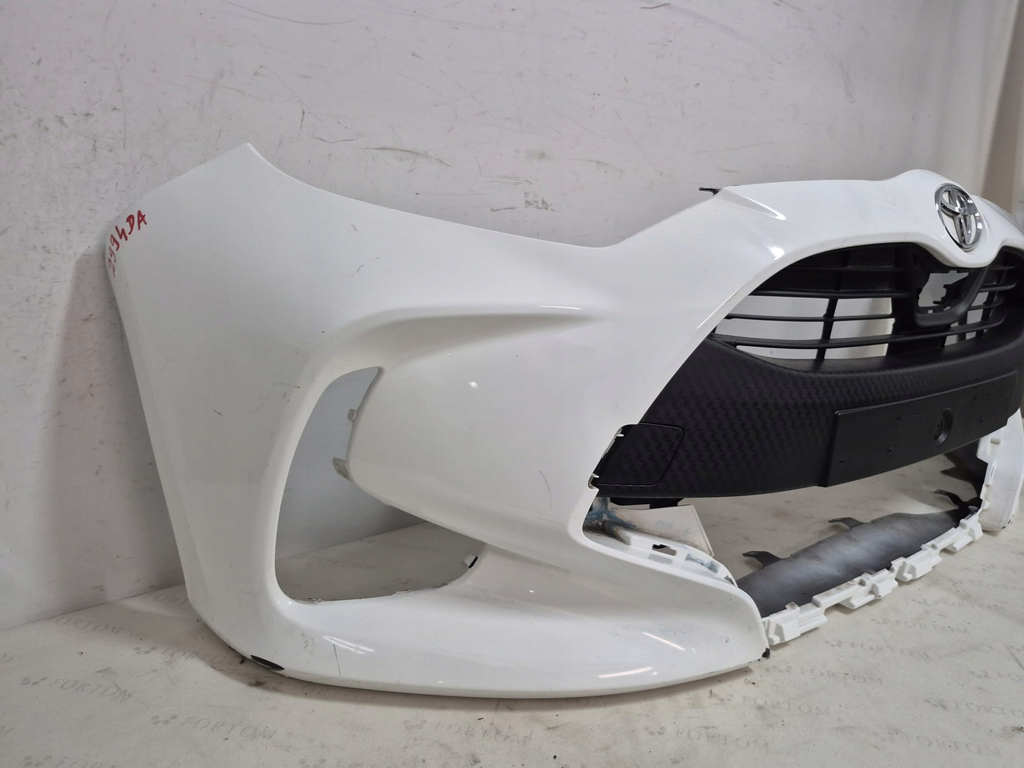 TOYOTA YARIS IV 4 20-> bumper front front