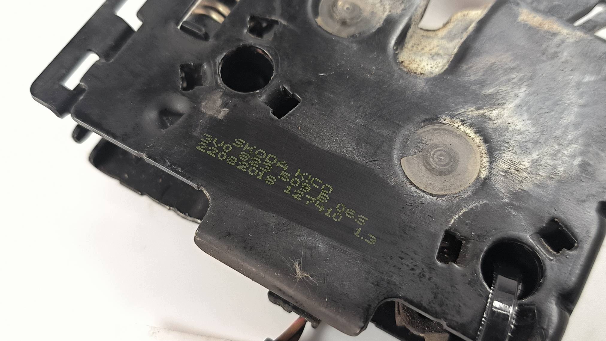 bonnet latch lock 3V0823509B SKODA SUPERB III