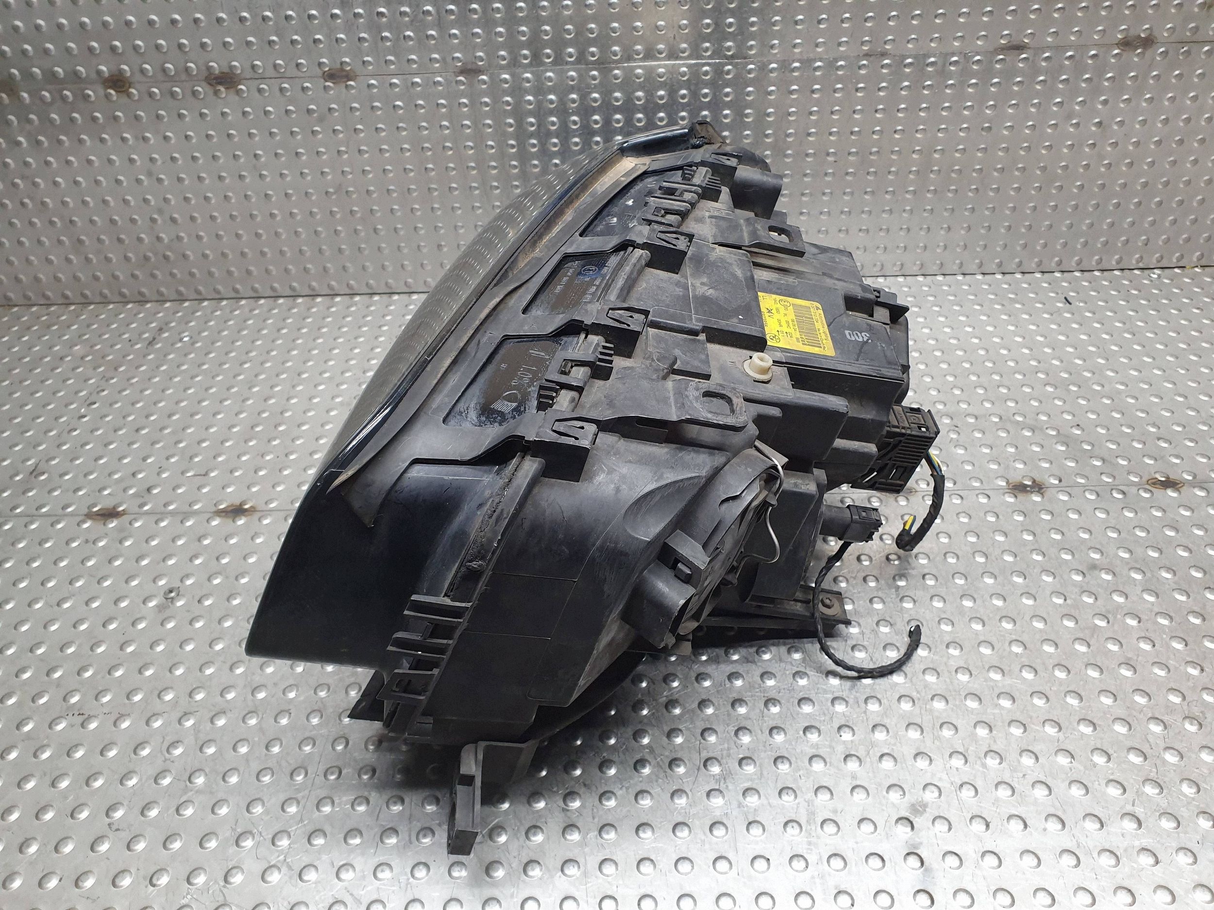 light REFLEKTOR right front 6923856 BMW X3 E83 06- EUROPA NIE KLEJONA
