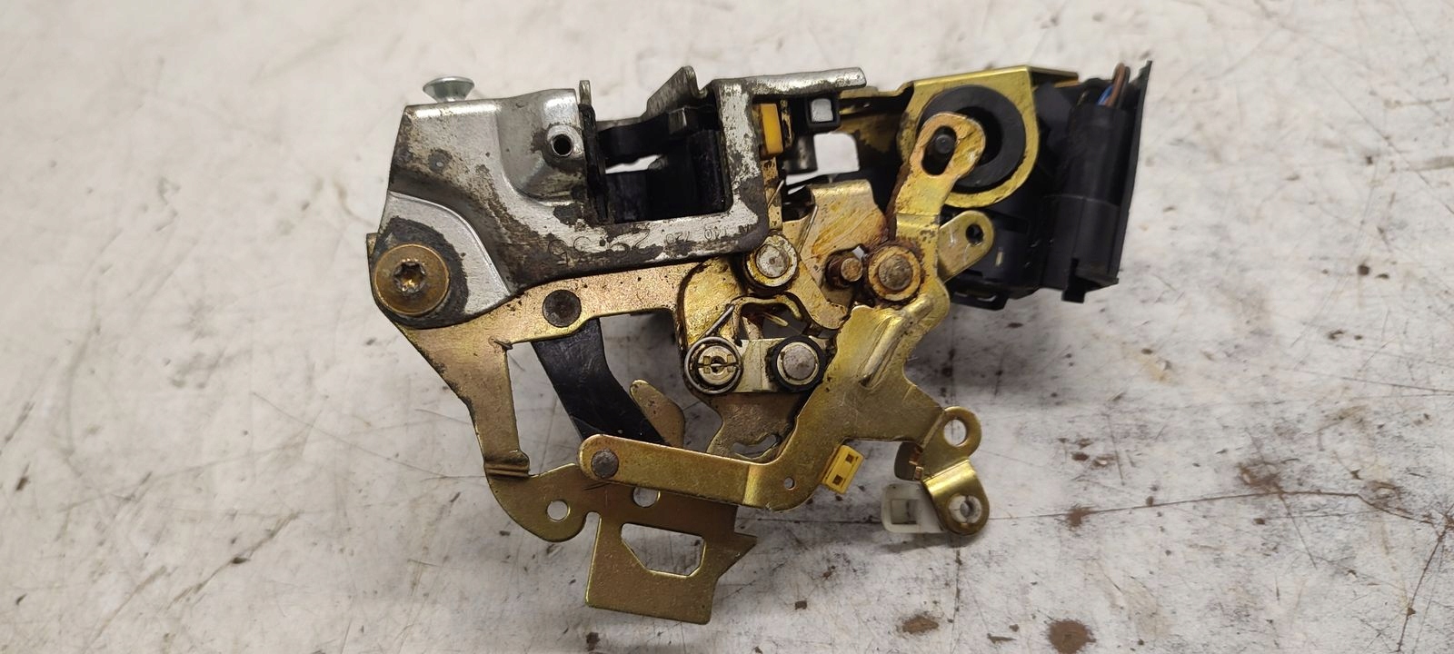 lock door front front left Mercedes W140 3,2