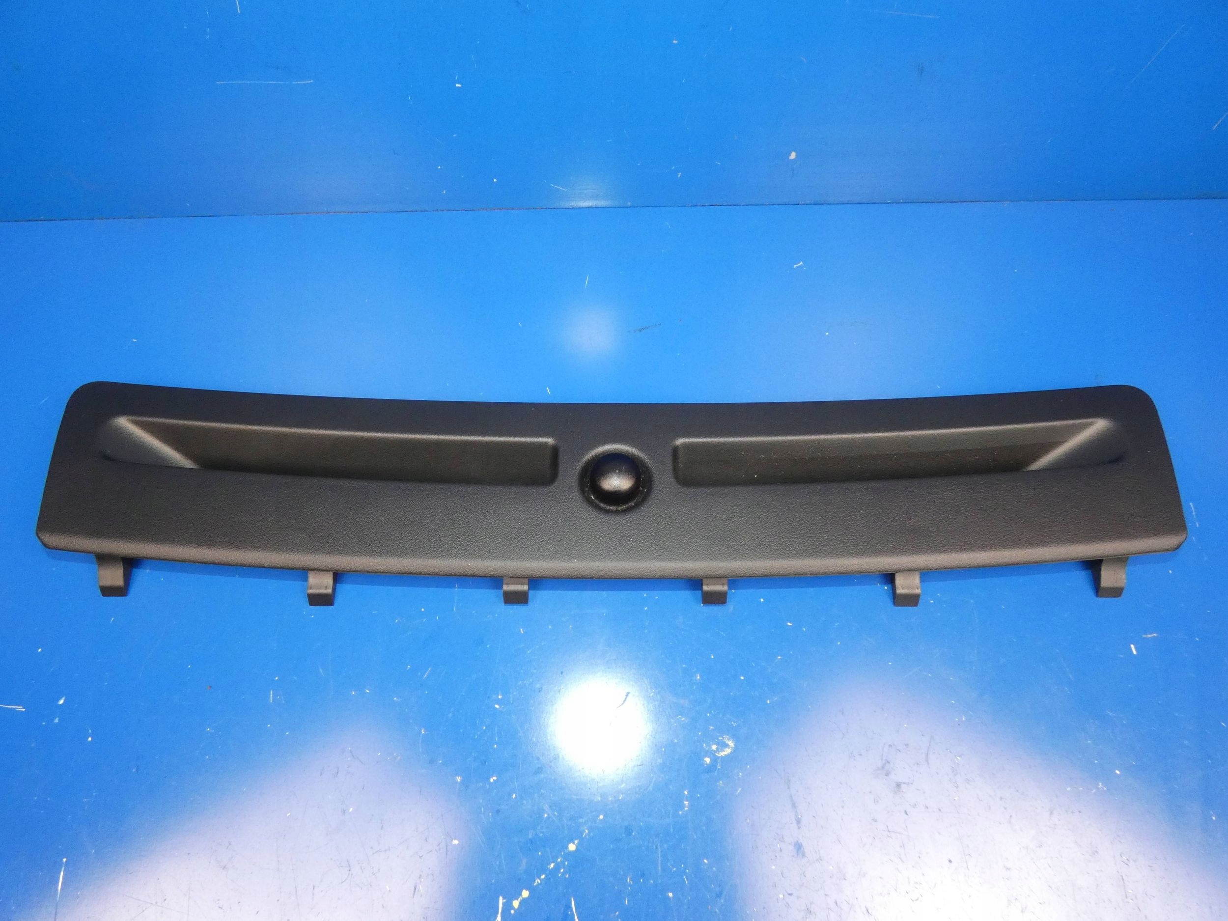 JAGUAR F-PACE X761 intake of the dashboard grid air conditioning devices sensor