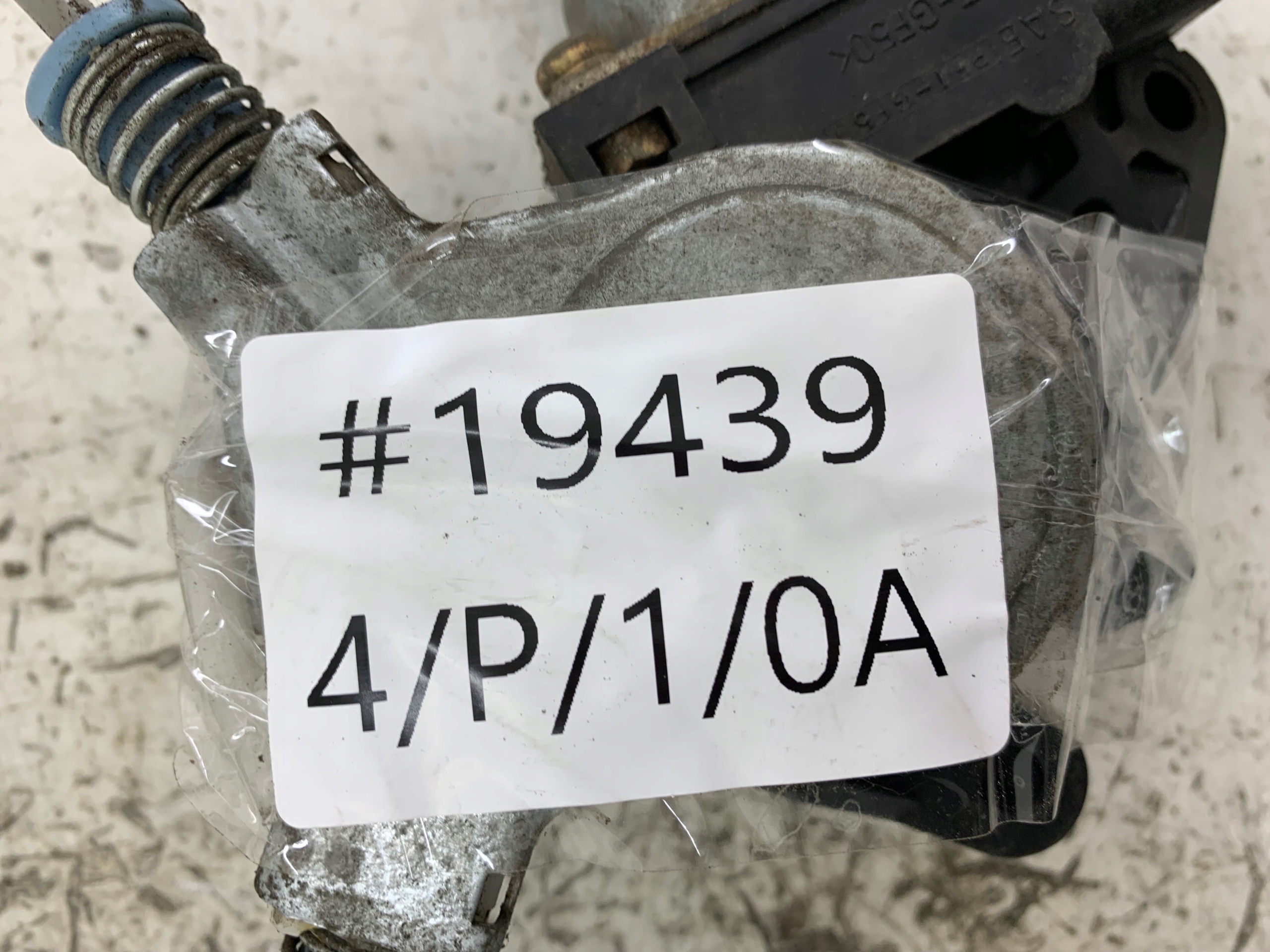FORD MAVERICK II window regulator right front AY262100-0331