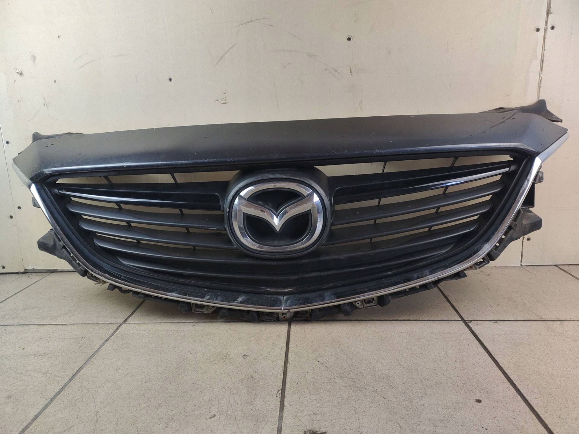 grille radiator Mazda 6 3 GJ 2013