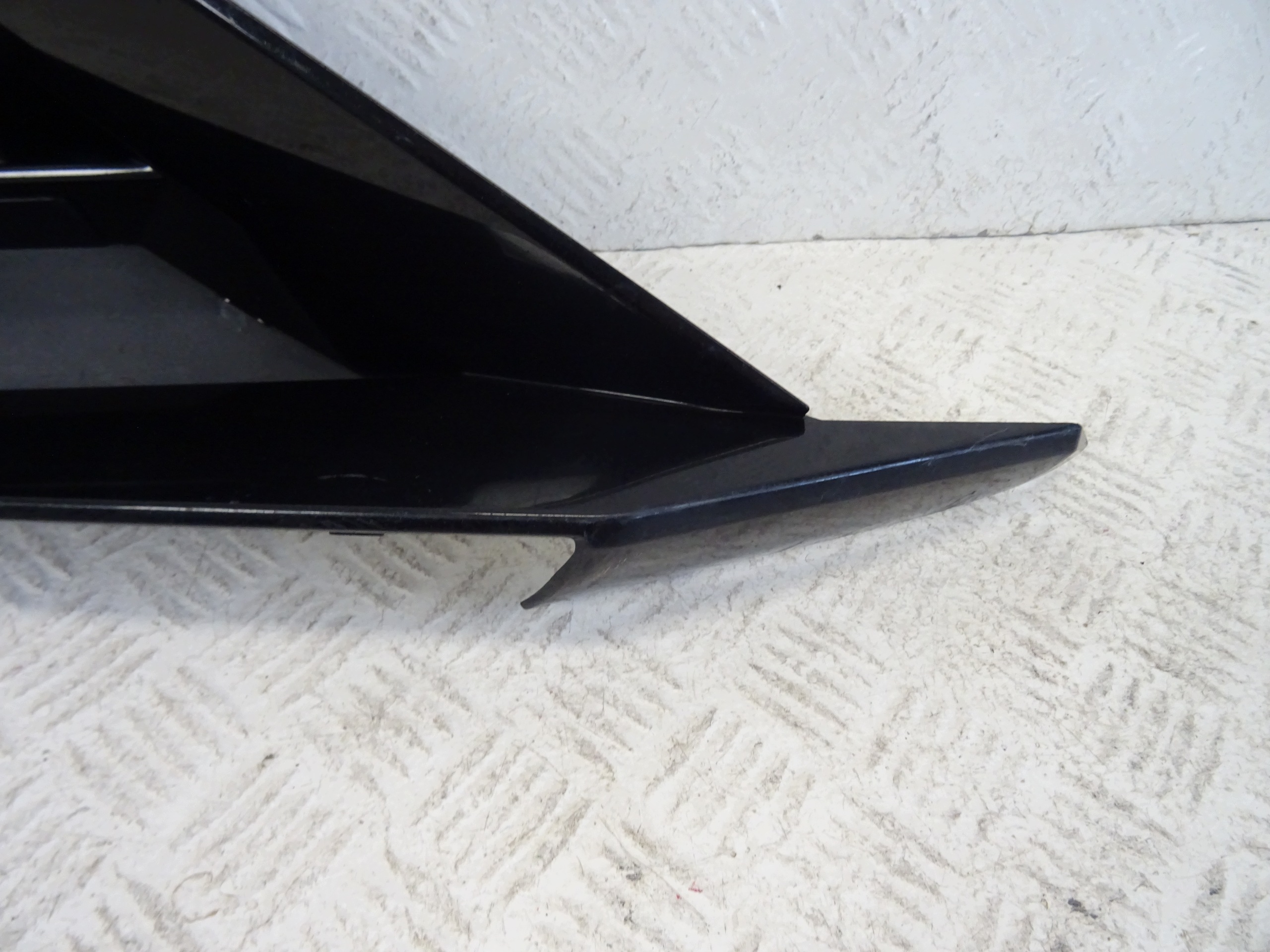 grid of a bumper front right BMW 2 G42 117396-10