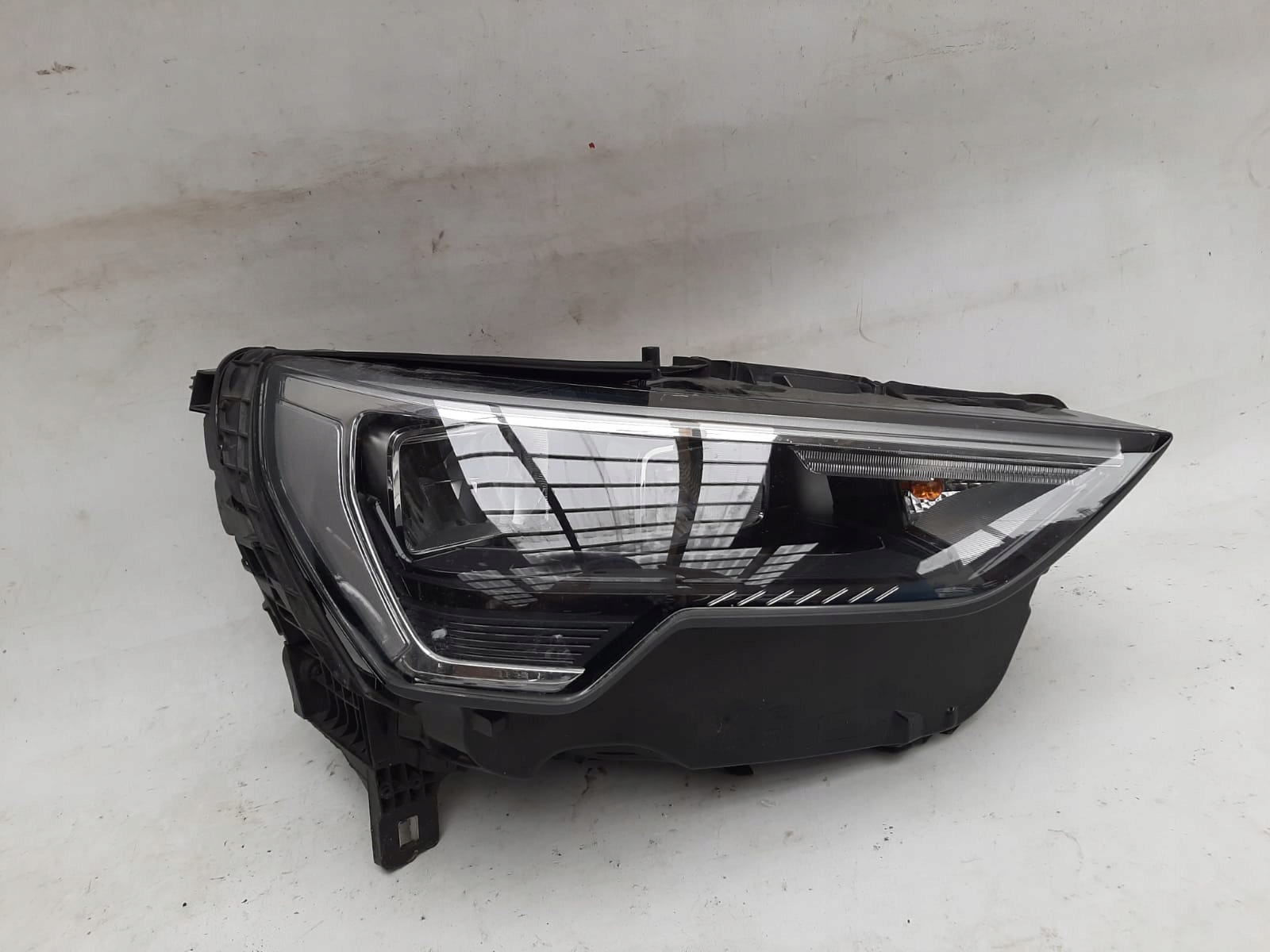 AUDI Q3 II 83A light right front front FULL LED 83A941012