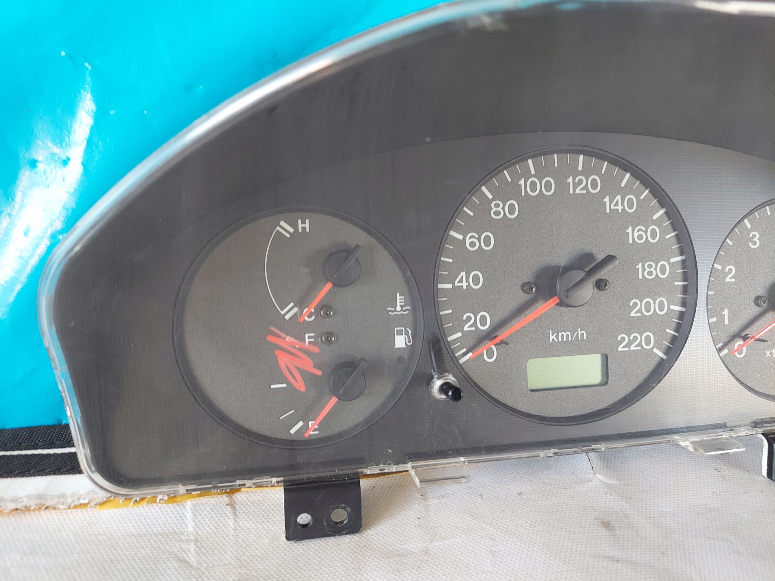 dials clock MAZDA 323 P 1.5 B BJ3N
