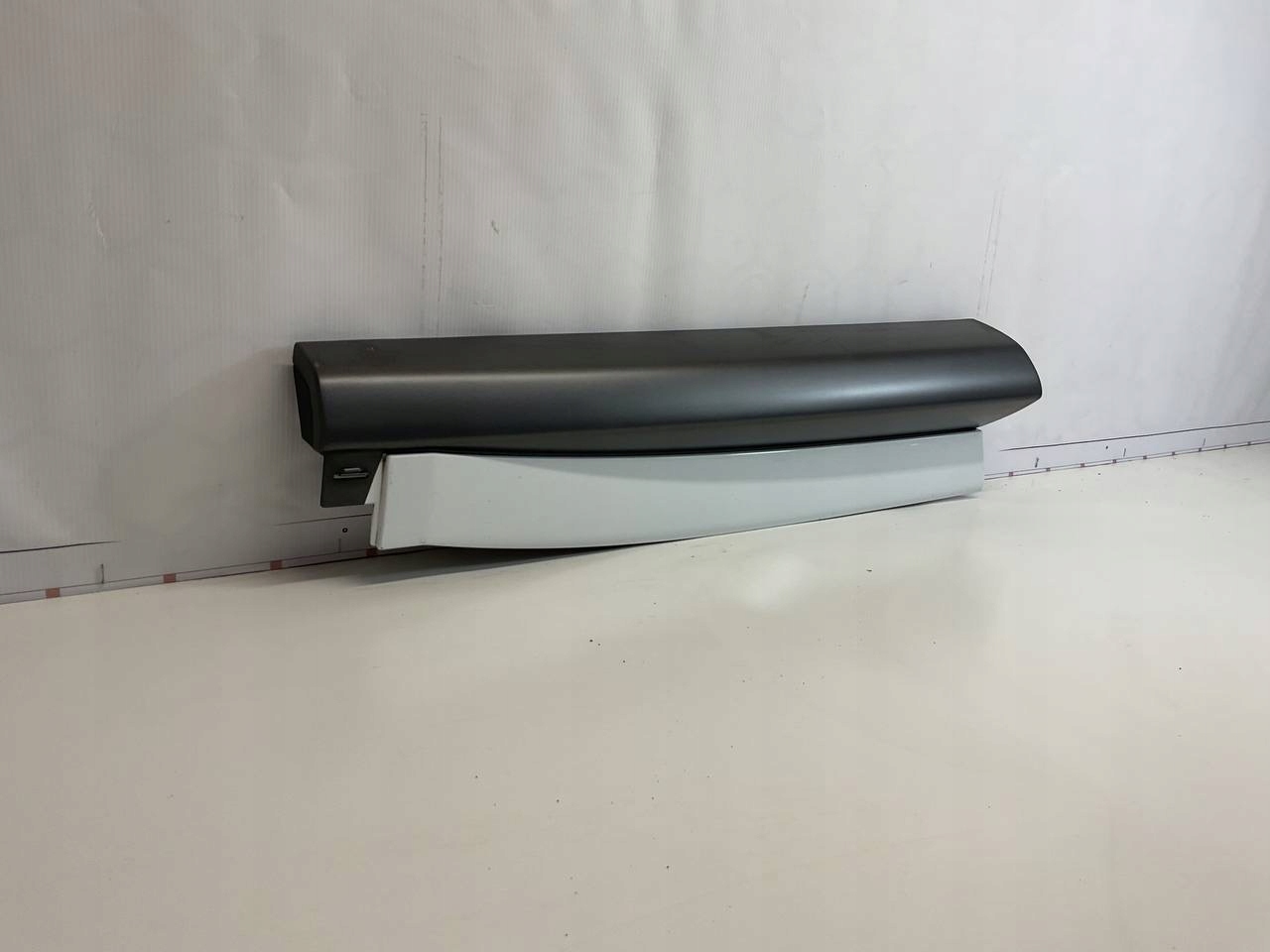 LISTWA NA DZWI JAGUAR F-PACE SVR X761 KK8M-274A49-AE