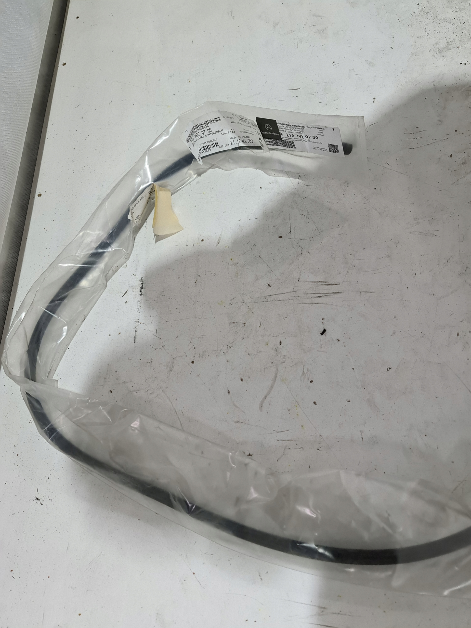 USZCZELKA DACHU MERCEDES W213 A2137820700