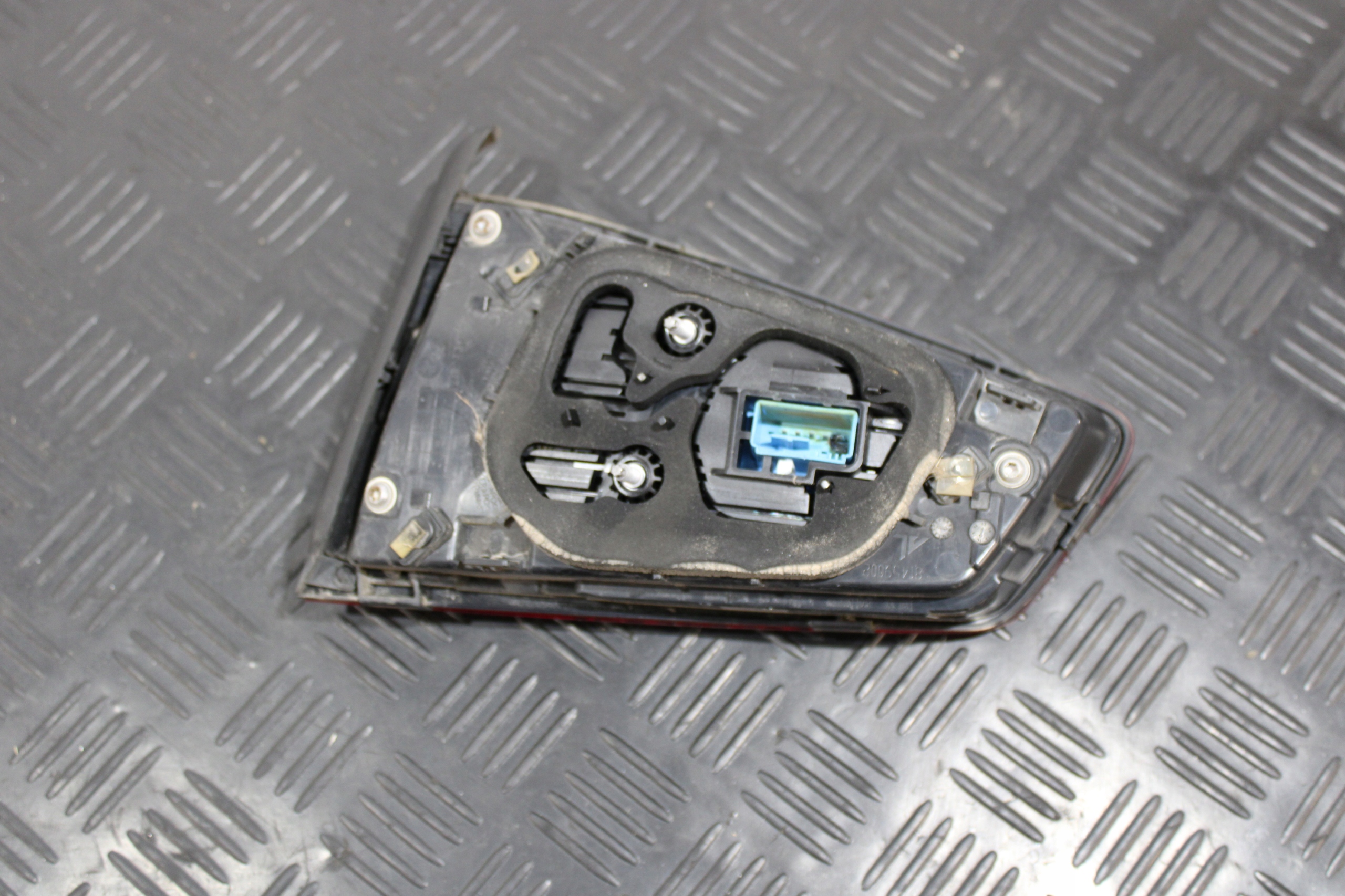 light bonnet left rear part 3G9945307A VW PASSAT B8 3G0 3G9