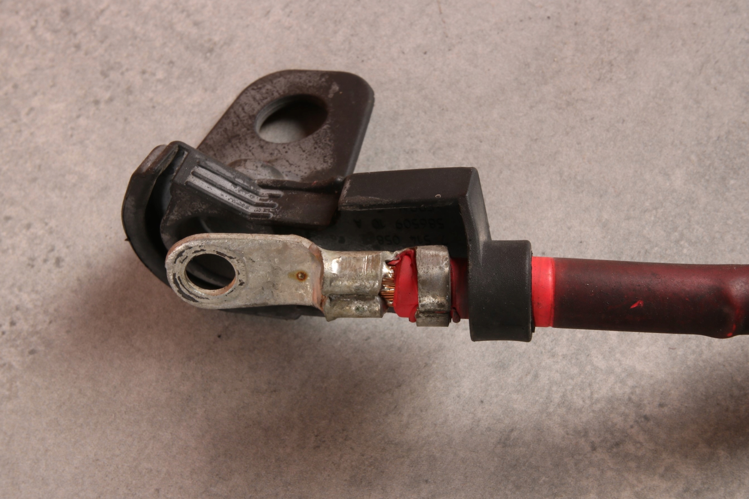 BMW 7' E65 730i E66 730Li M54 KABEL prijenos ROZRUSZNIKA PLUSOWY B+ 7522057