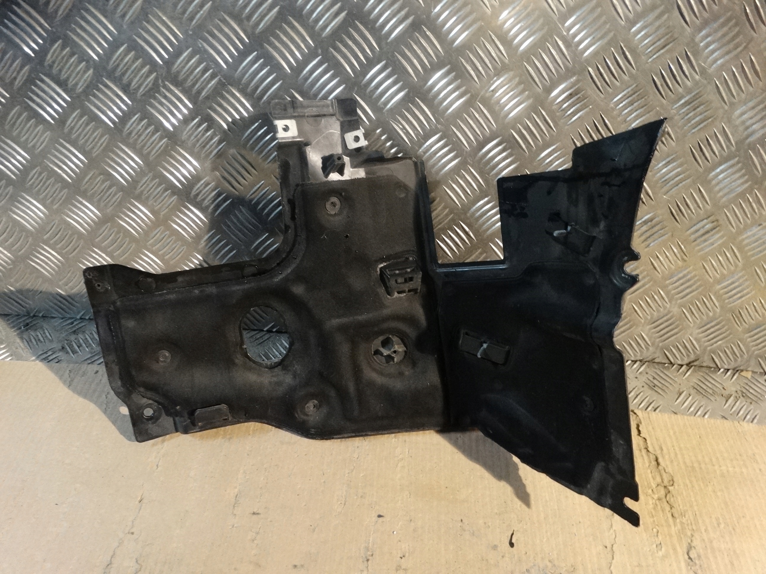 cover partition wall left MERCEDES W217 W222 1