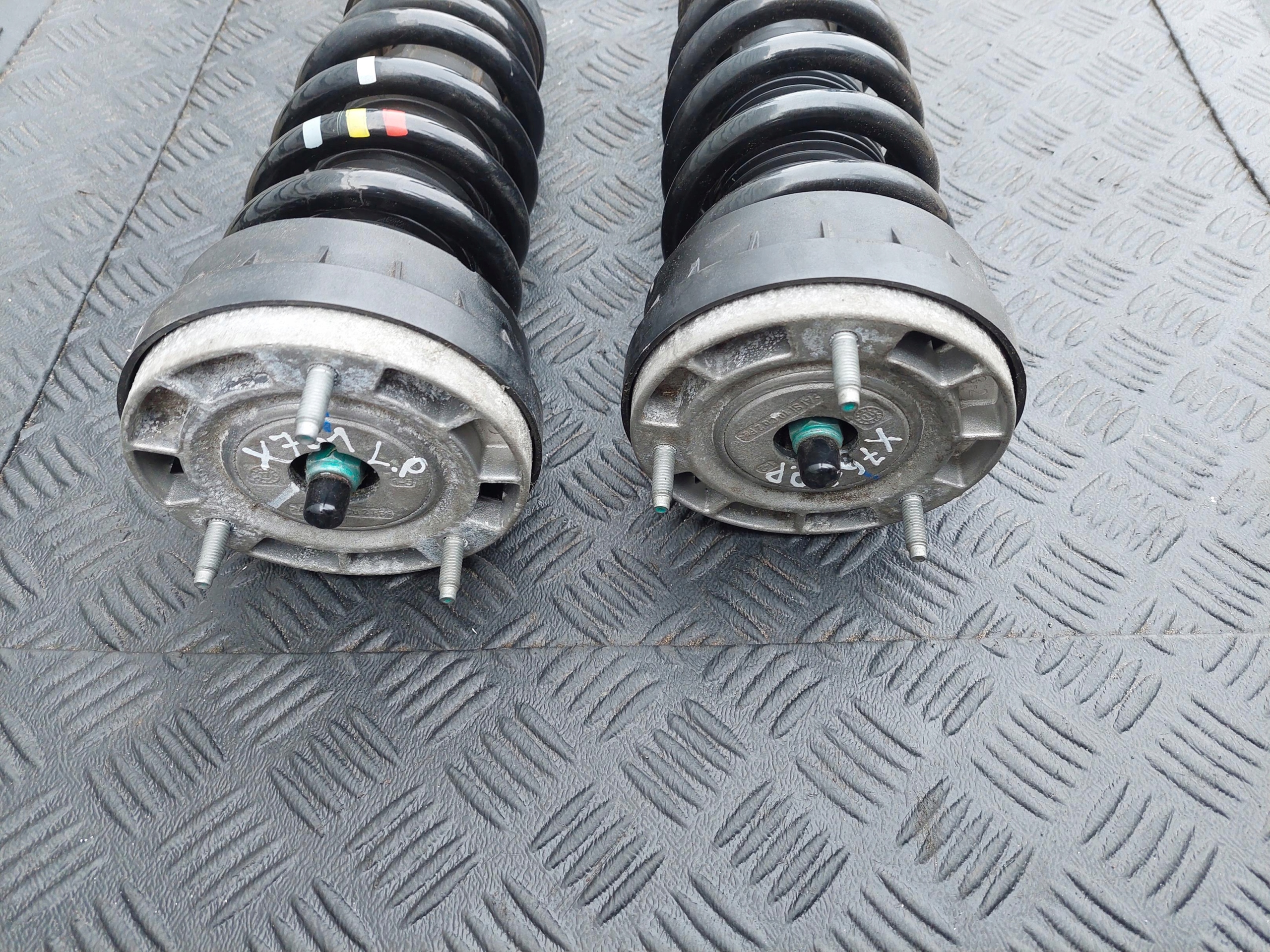 shock absorber front front left right 2.0 D 4X4 JAGUAR F-PACE X761