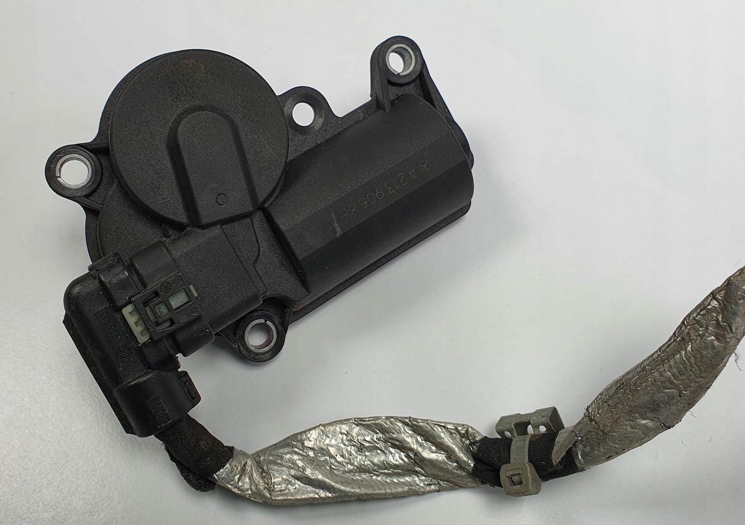 PRZEPUSTNICA WYDECHU MERCEDES W177 A2139068601 Producent części Mercedes-Benz OE