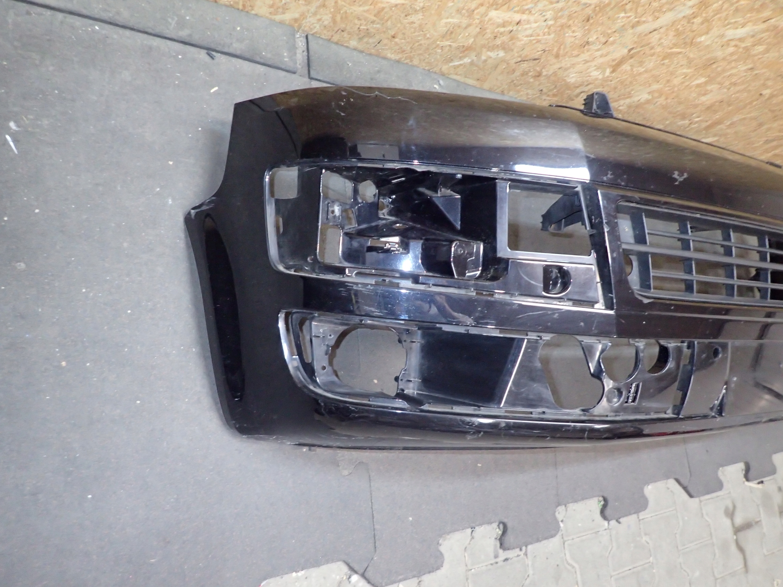 nárazník předek VW T5 LIFT