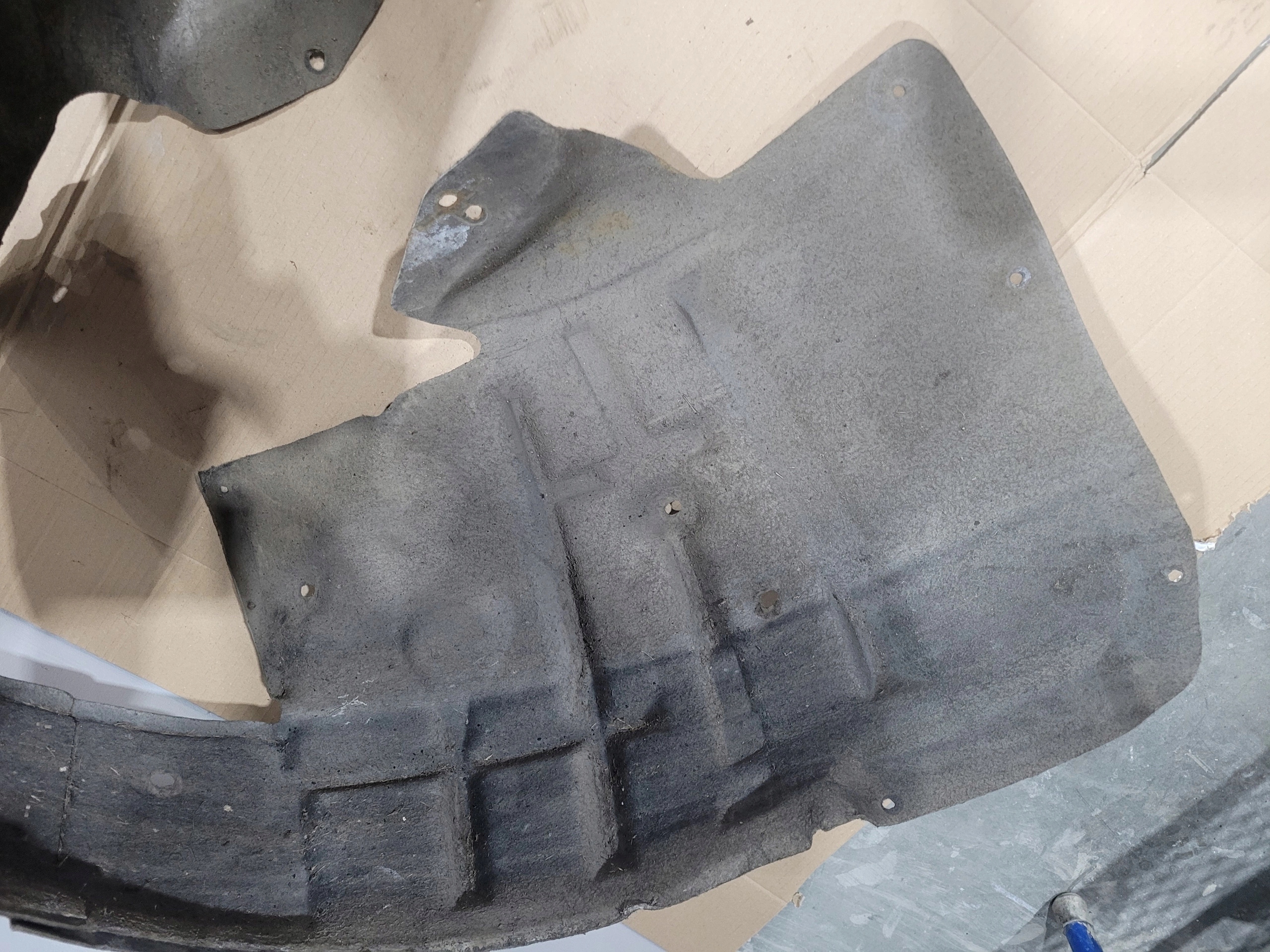 mudguard left front MATERIALOWE AUDI A5 8T 8T0821171H