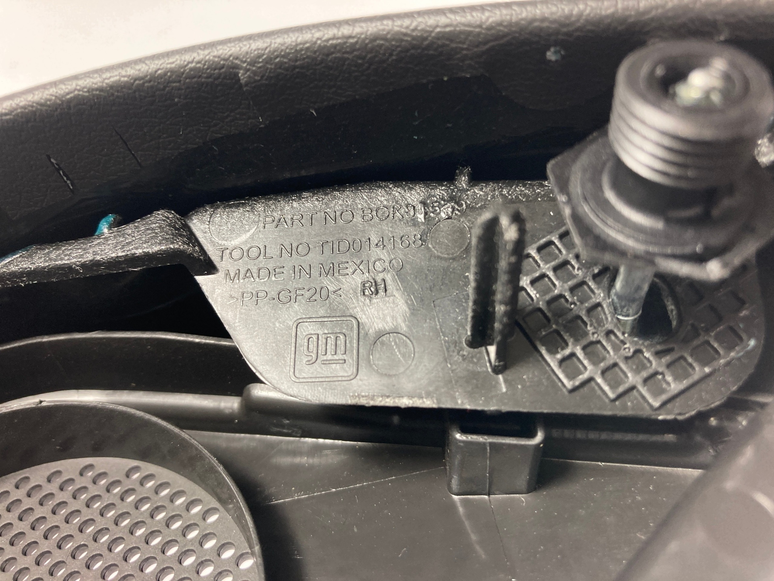 Chevrolet Corvette C8 panel kryt repráku pravá 2026 OEM