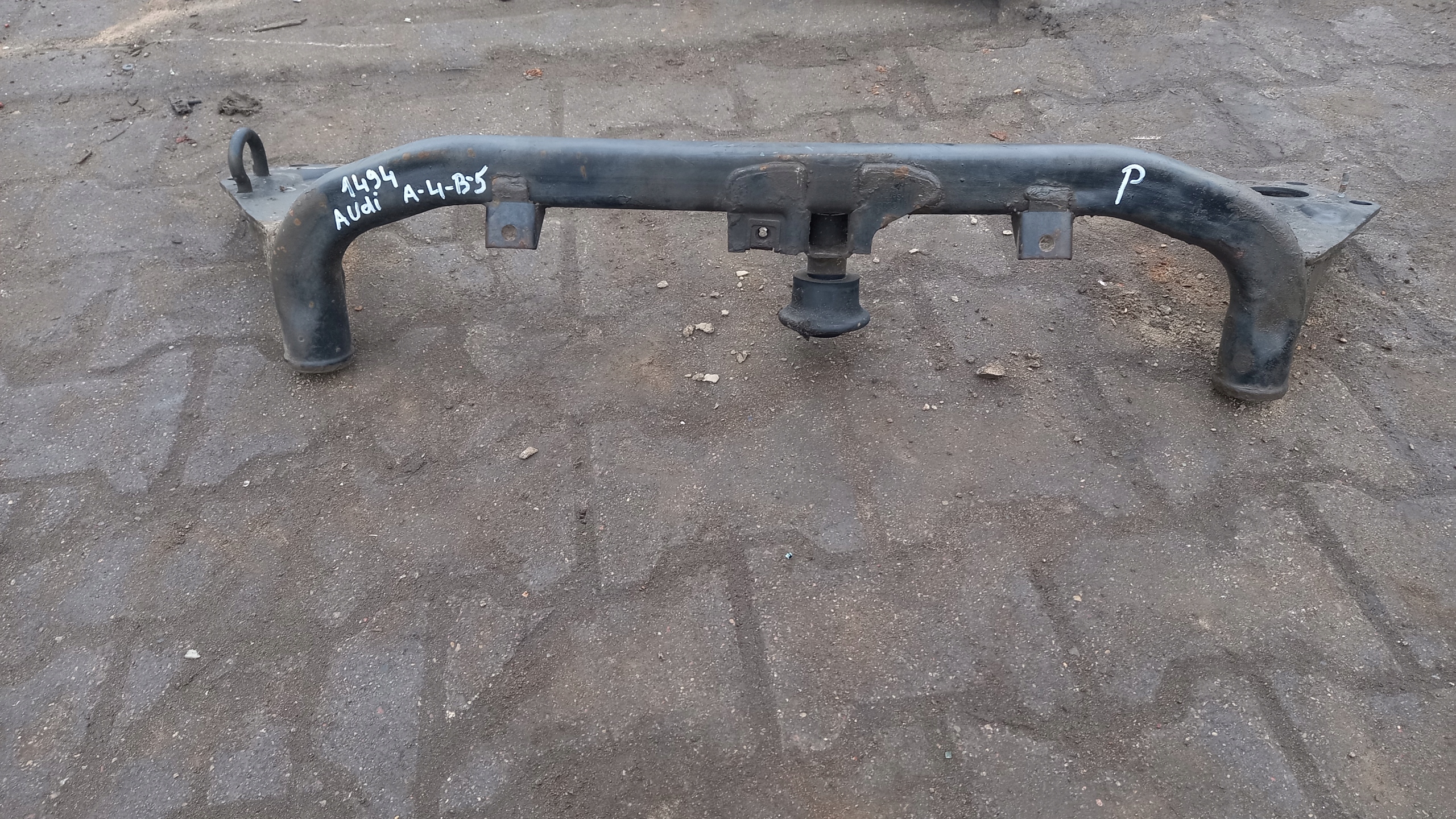 Балка двигателя AUDI A4 95R седан
