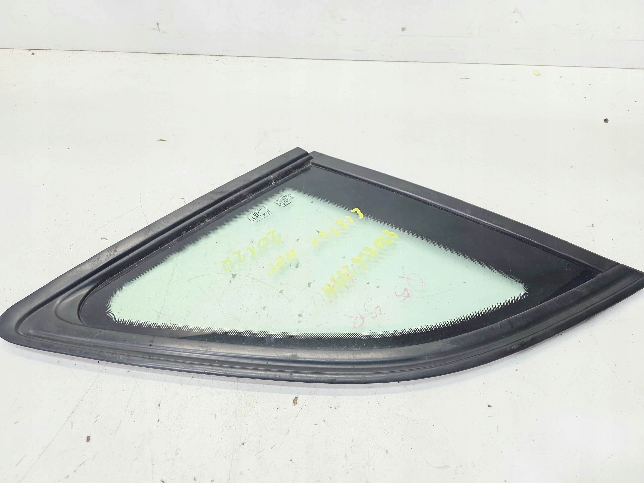 window bodywork below LISTWE MAT left rear part AUDI Q5 8R 8R0845299M 2012R