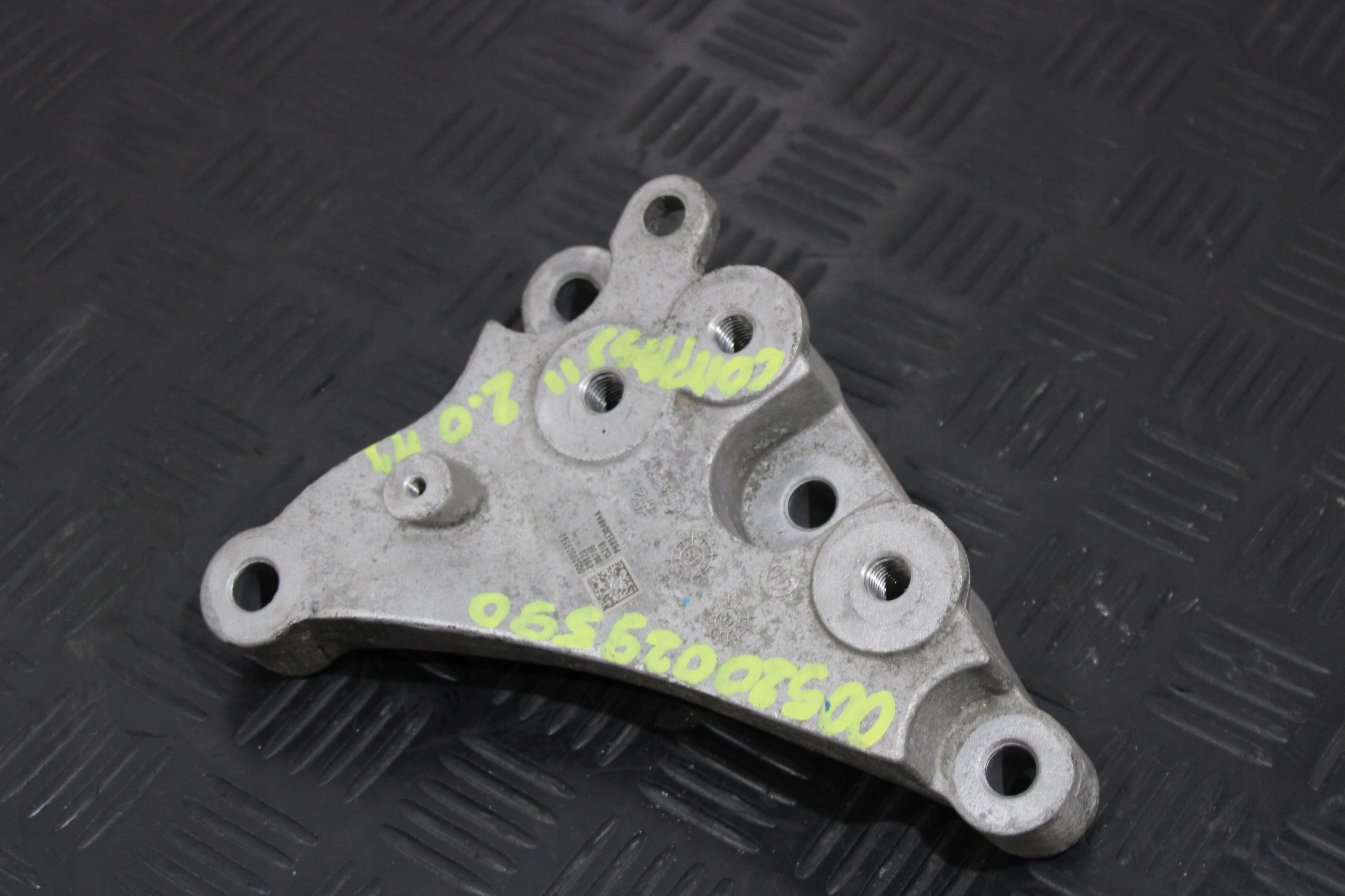 support holder P68253040AA JEEP COMPASS II 2 TRAILHAWK