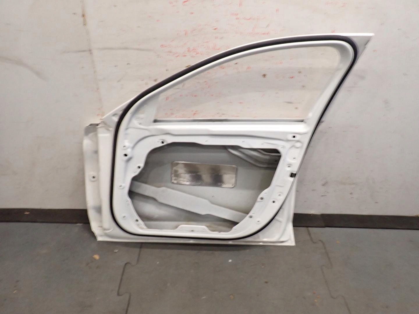 door front front right MERCEDES C-KLASA W205 2014
