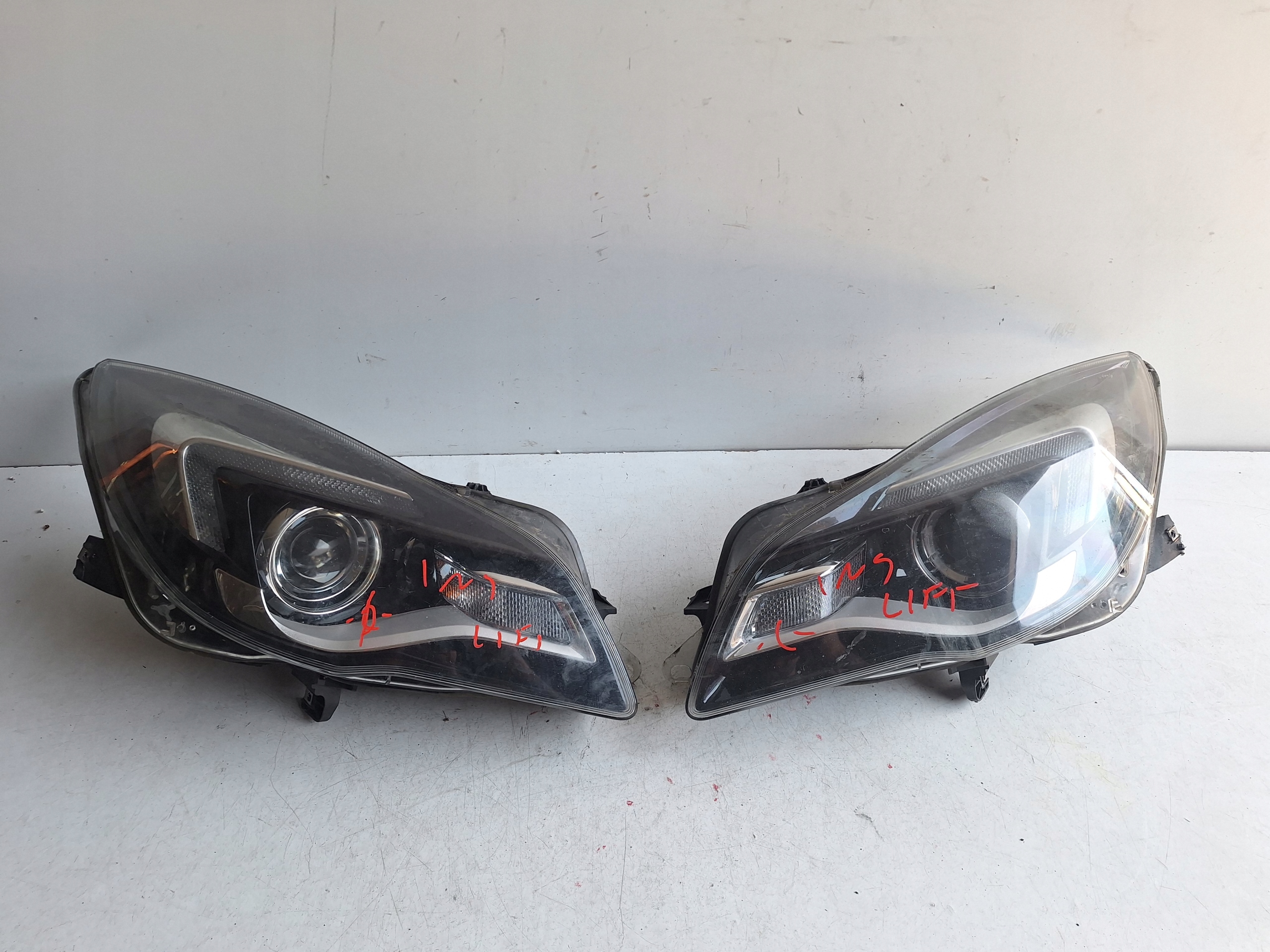 OPEL INSIGNIA A LIFT 13-17 light left + LED UK
