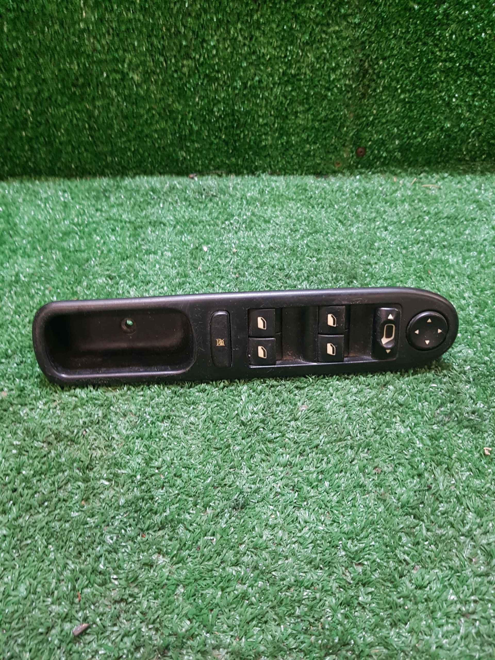 control panel of the window driver´s PEUGEOT 407