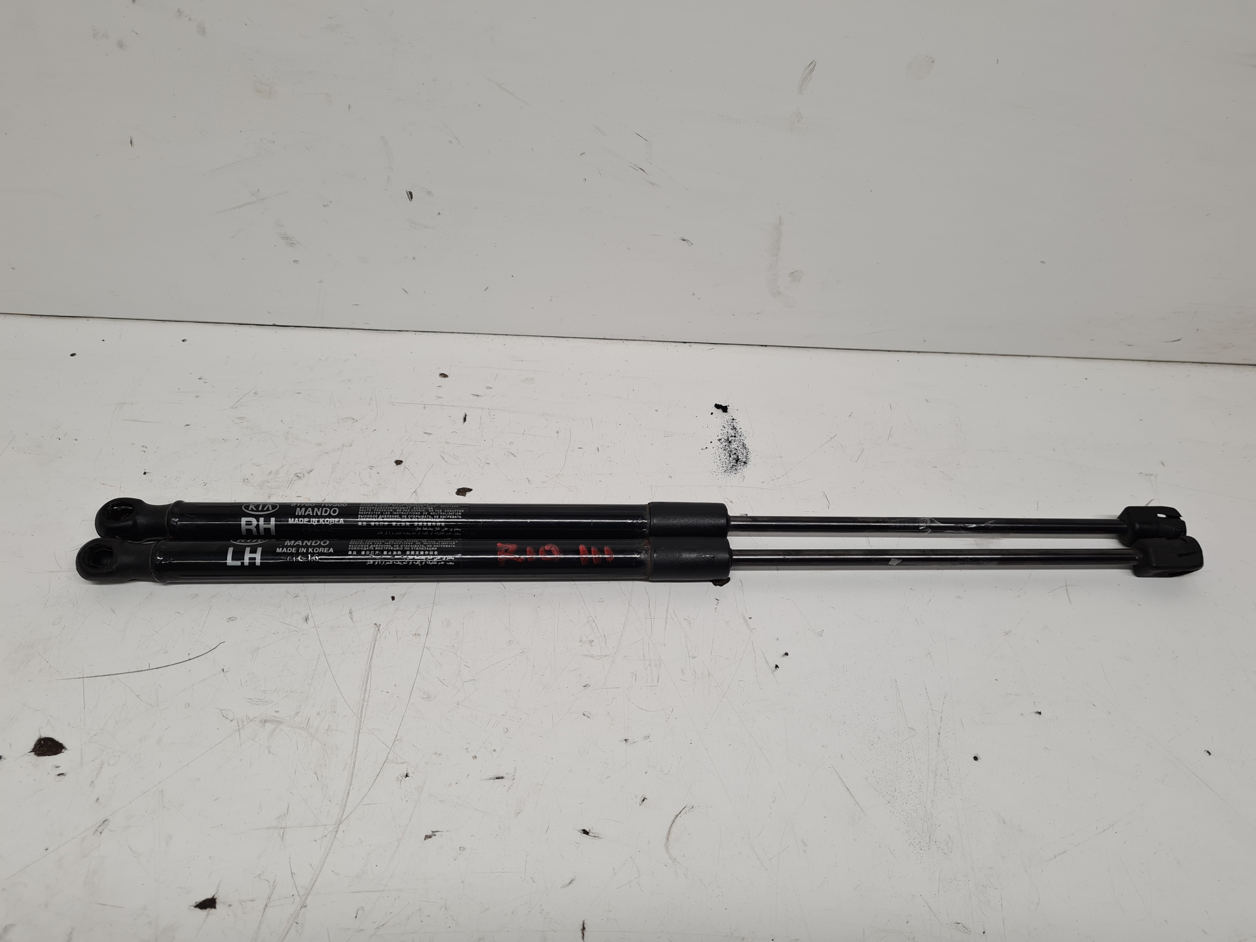 KIA RIO III damper telescope bonnet rear part 2011
