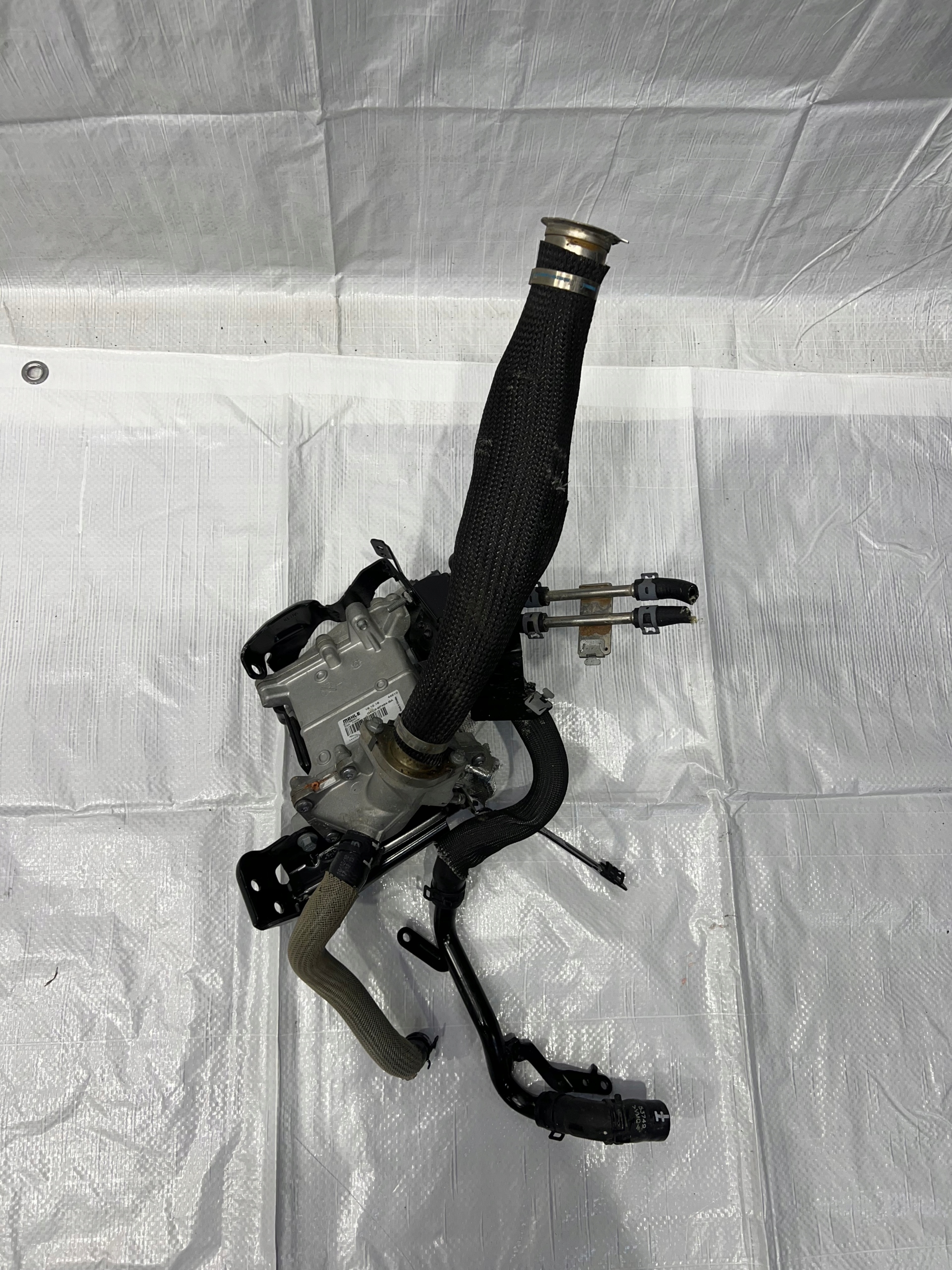 G4D3-9F464-BA - LAND ROVER EVOQUE L551 радиатор выхлопных газов EGR