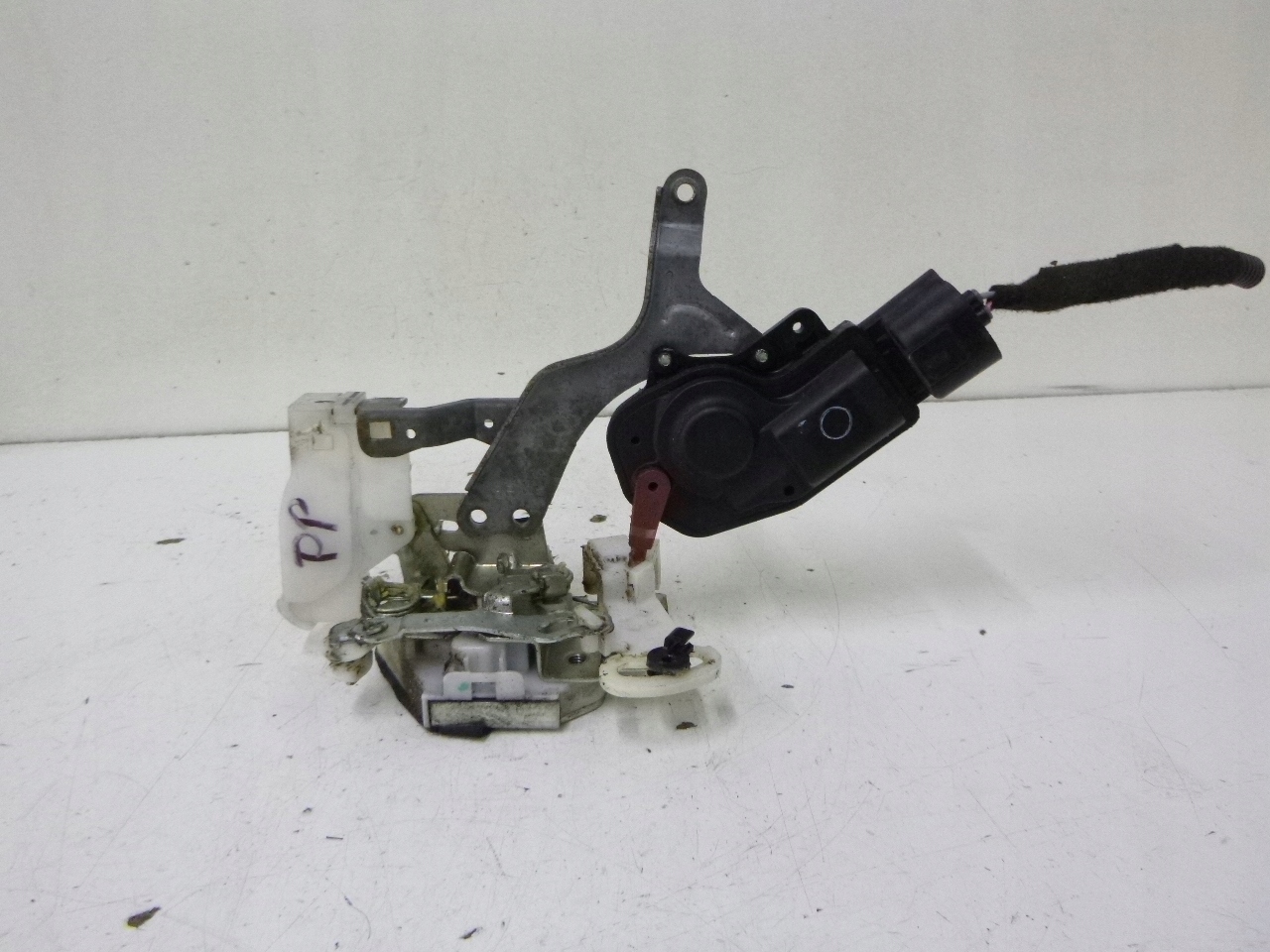 lock door front right Toyota Aygo 3D 2006r.