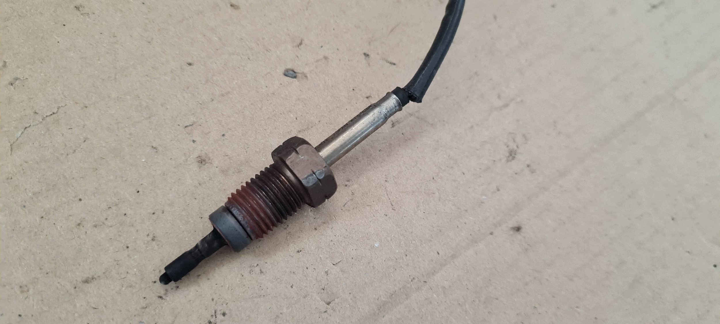 Q5 8R LIFT Sensor TEMPERATURY Gase 2.0 TDI 03L906088BE A4 B8 A6 C7