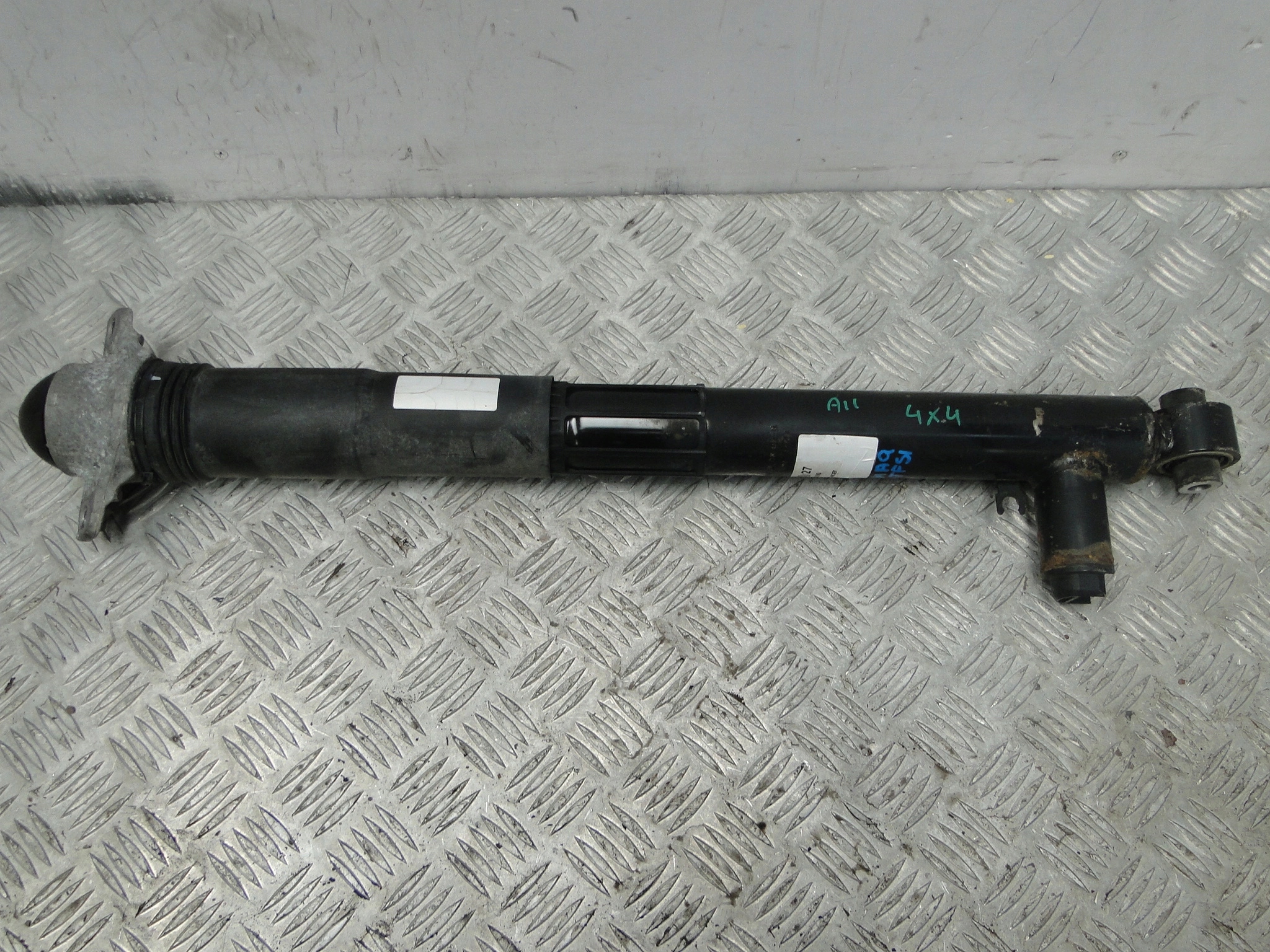 AMORTYZATOR TYŁ SKODA KODIAQ 565 2017 2.0TFSI ELEKTRYCZNY 5QF512009C 4x4 Stan opakowania zastępcze