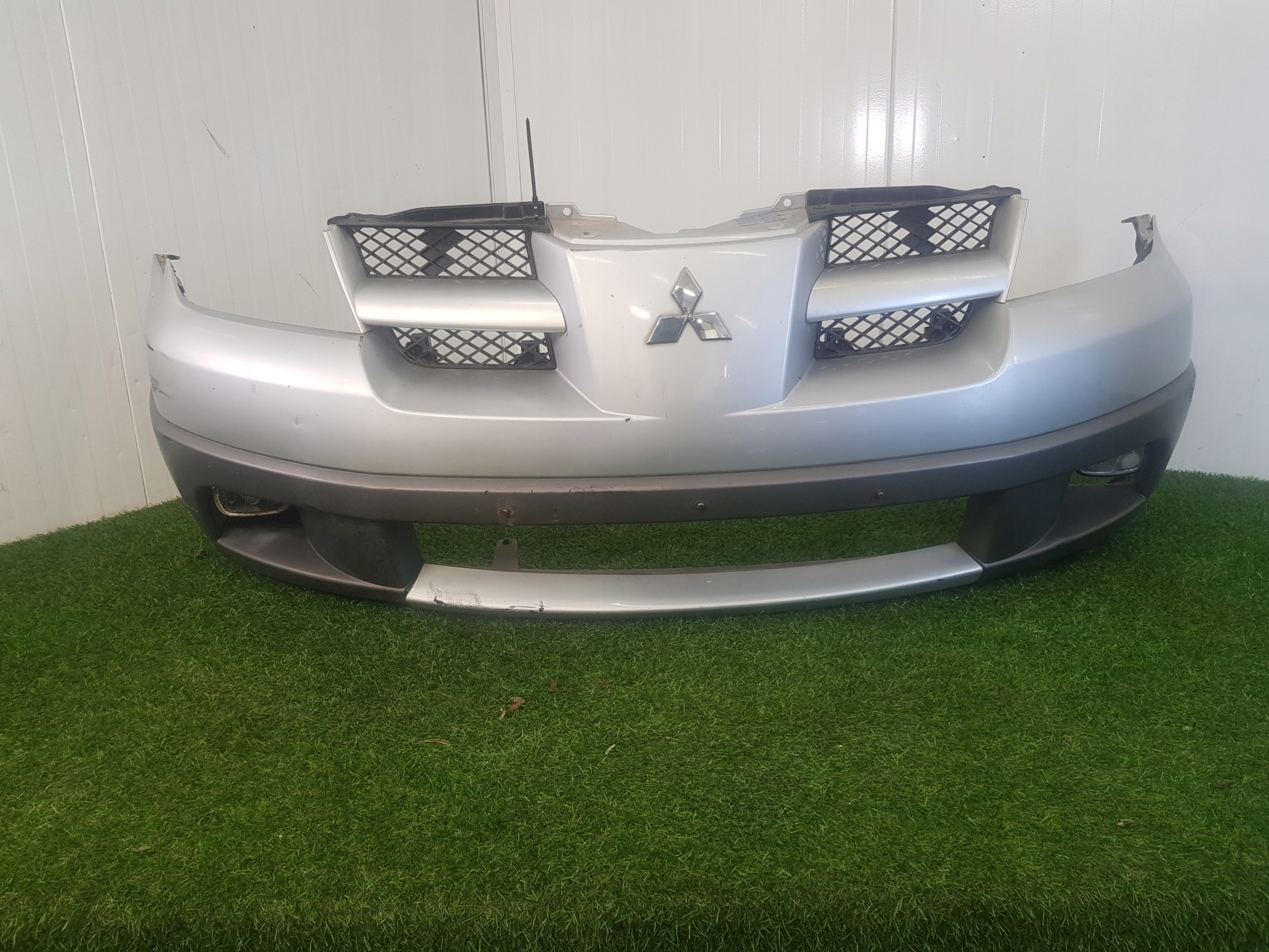 bumper front front MITSUBISHI OUTLANDER
