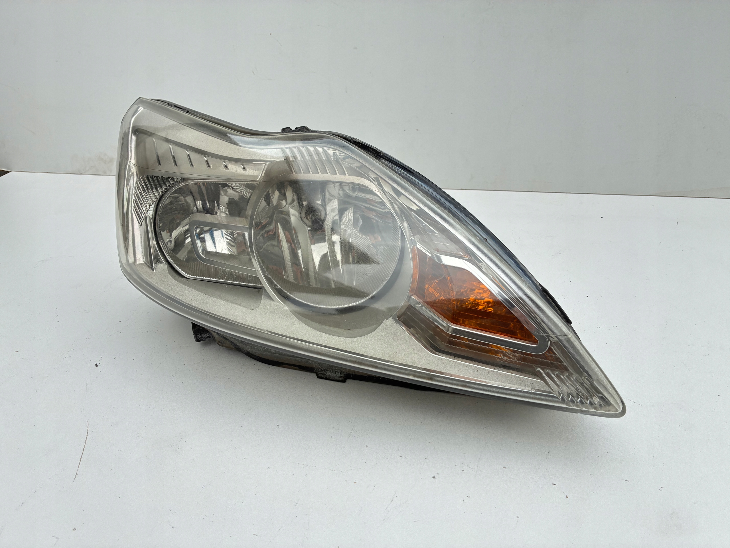 Reflektor light right front Ford FOCUS Mk2 Lift 07-11r. ==OEM== Europa