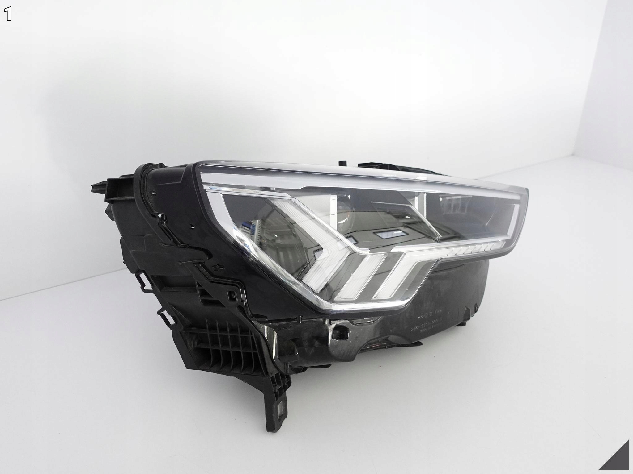 AUDI Q3 II 2 F3 83A 18- light FULL LED right EU