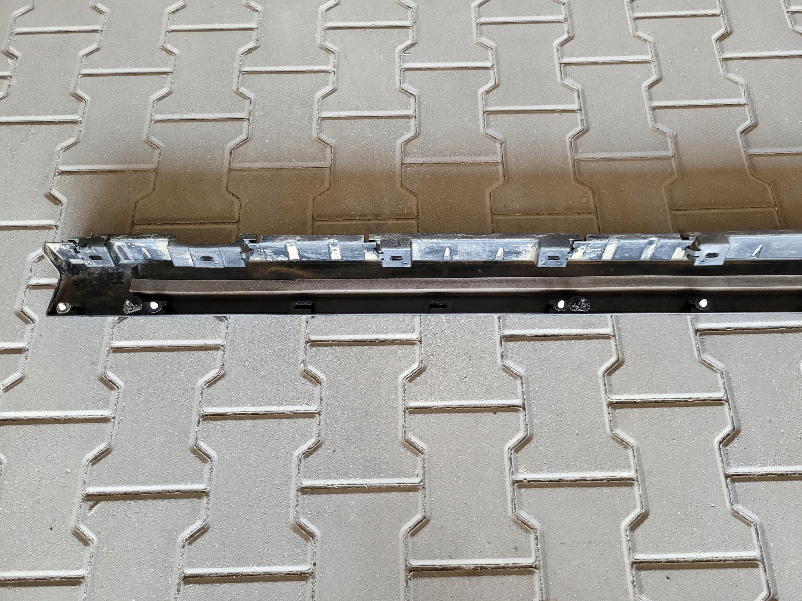 moulding cap threshold left HK83-101D57-BF JAGUAR F-PACE X761