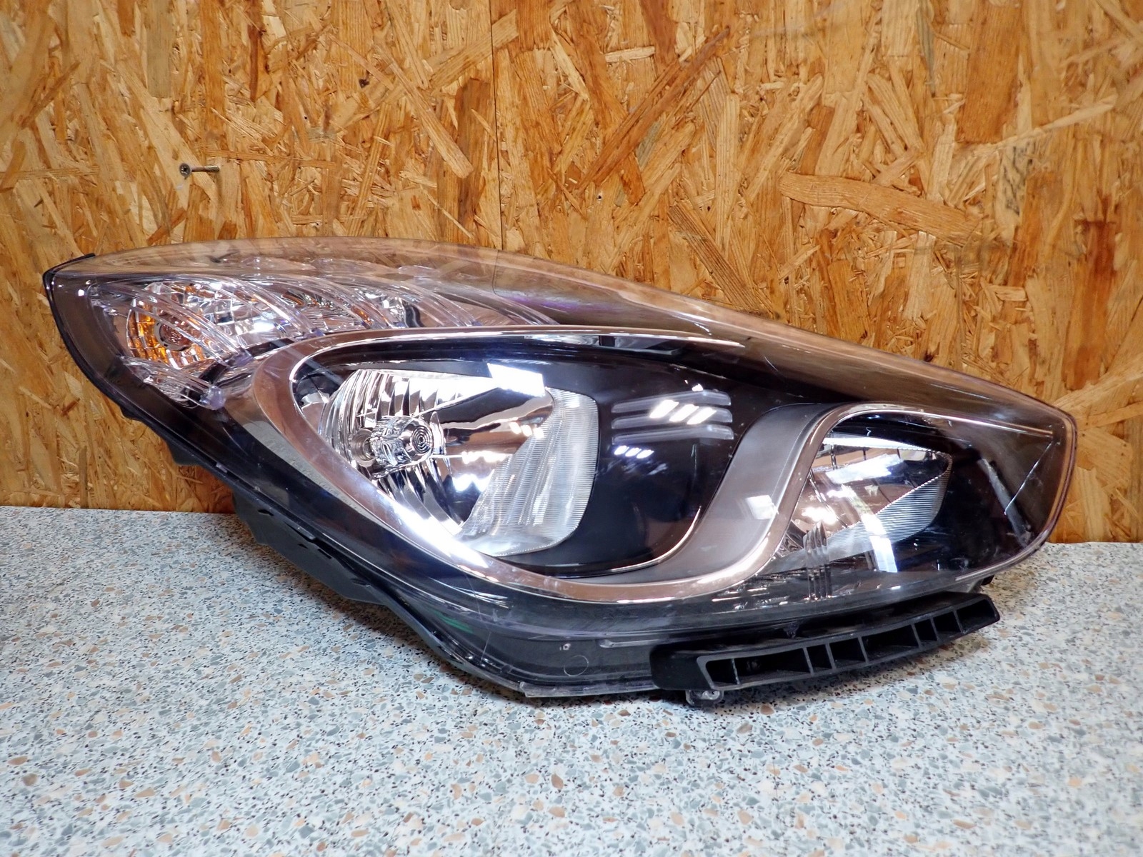 light right REFLEKTOR right HYUNDAI IX20 JC 2010