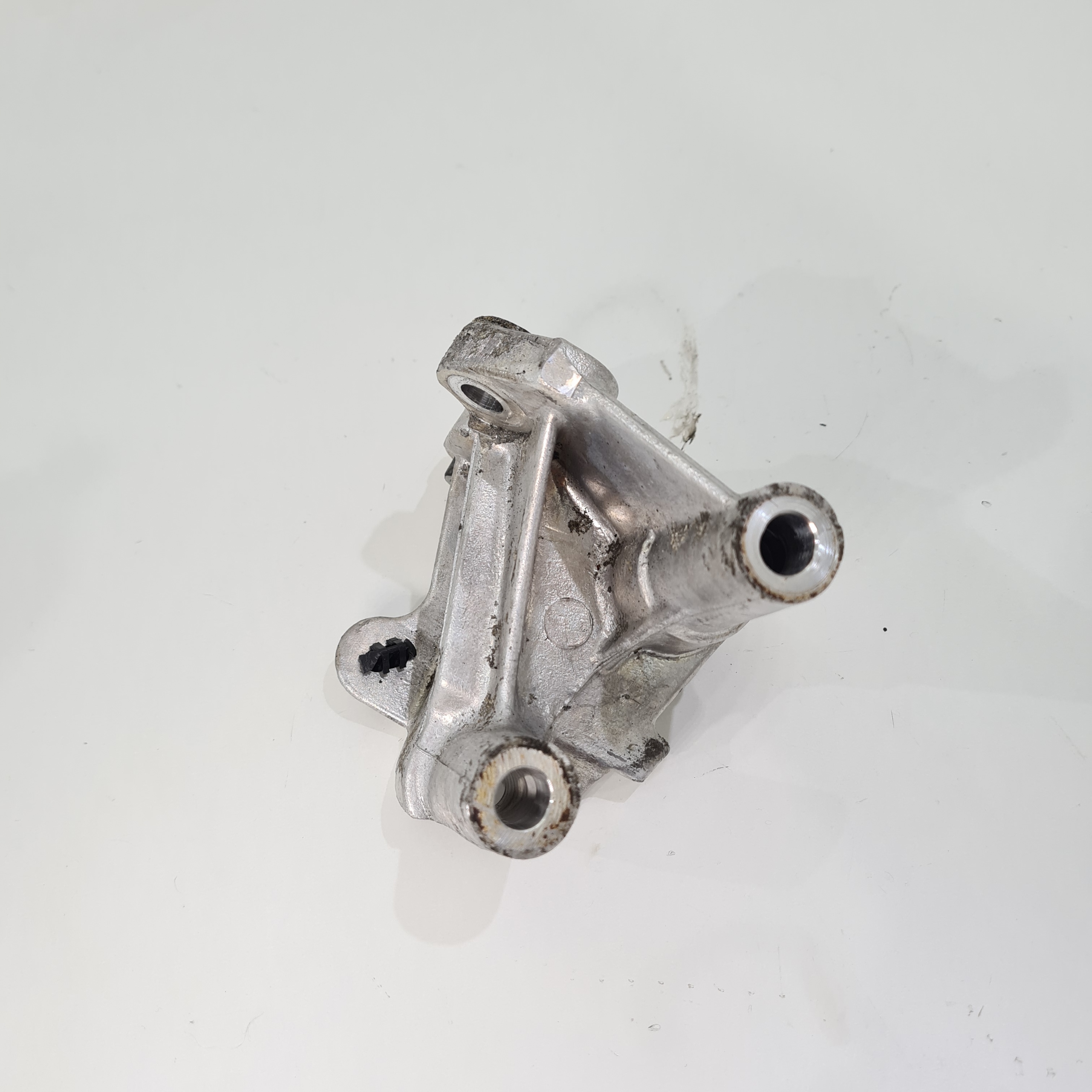 Support Pompe d’injection RENAULT 1.9 DCI 8200193773