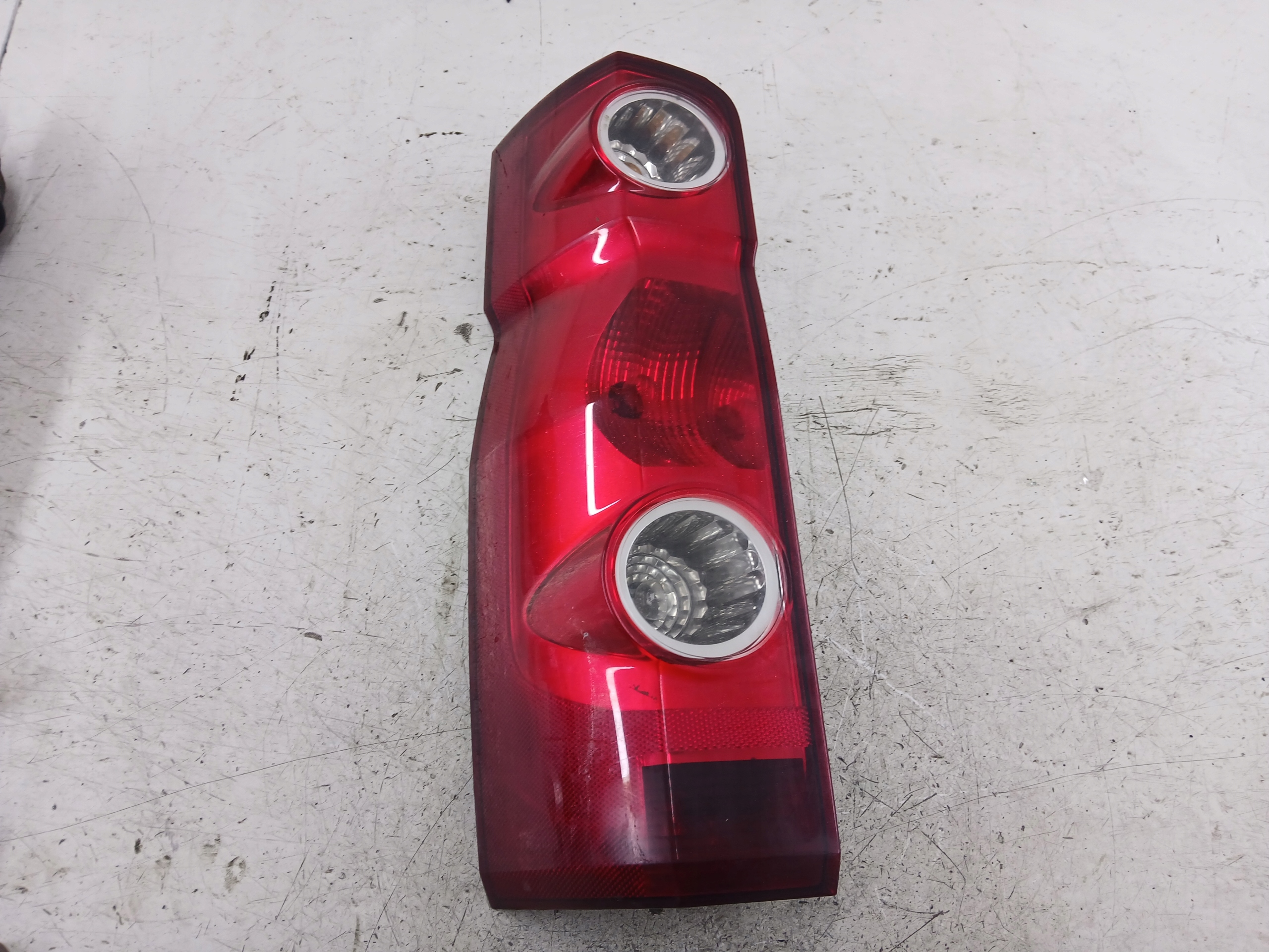 VW CRAFTER und Licht links heck