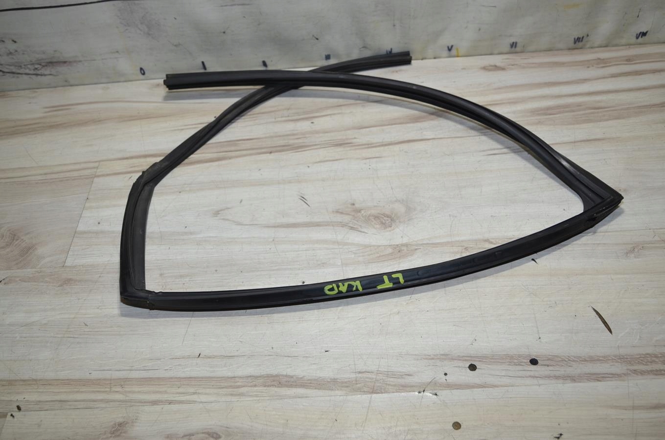 gasket windows door left rear part Renault Kadjar 17r