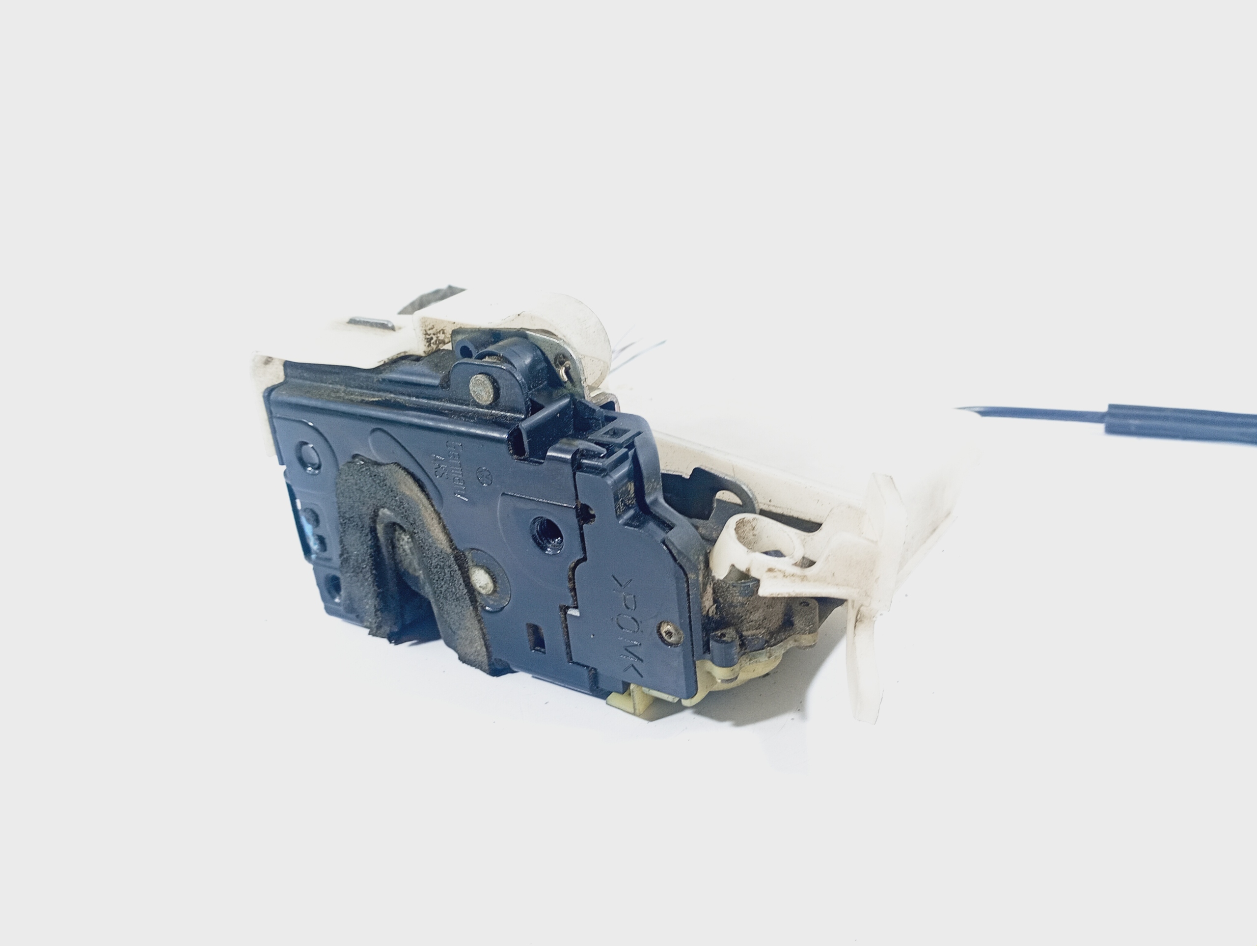 lock door of left front VW Polo 4 IV 9N 02-07