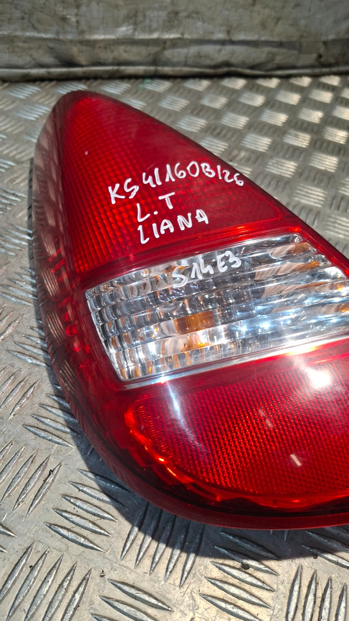 light left rear part SUZUKI LIANA