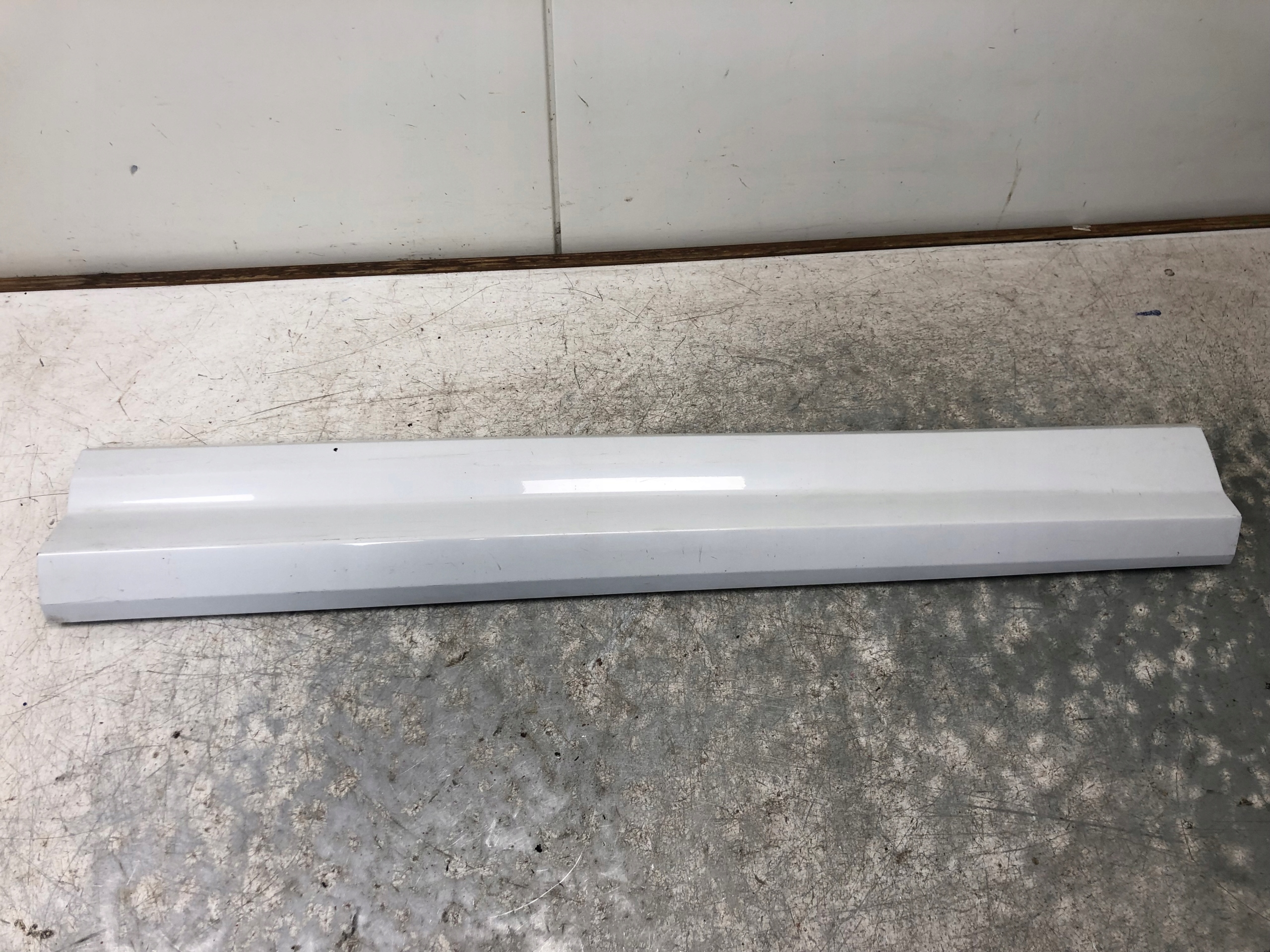moulding door right front AUDI Q2 S-LINE 81A853960A