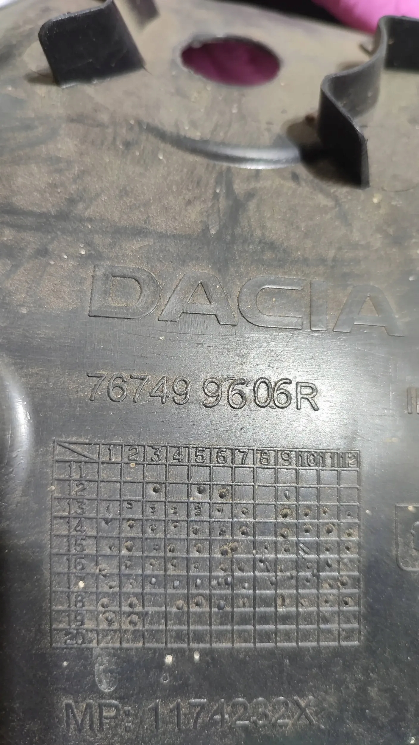 Dacia Logan II 2019r rear part side left mudguard