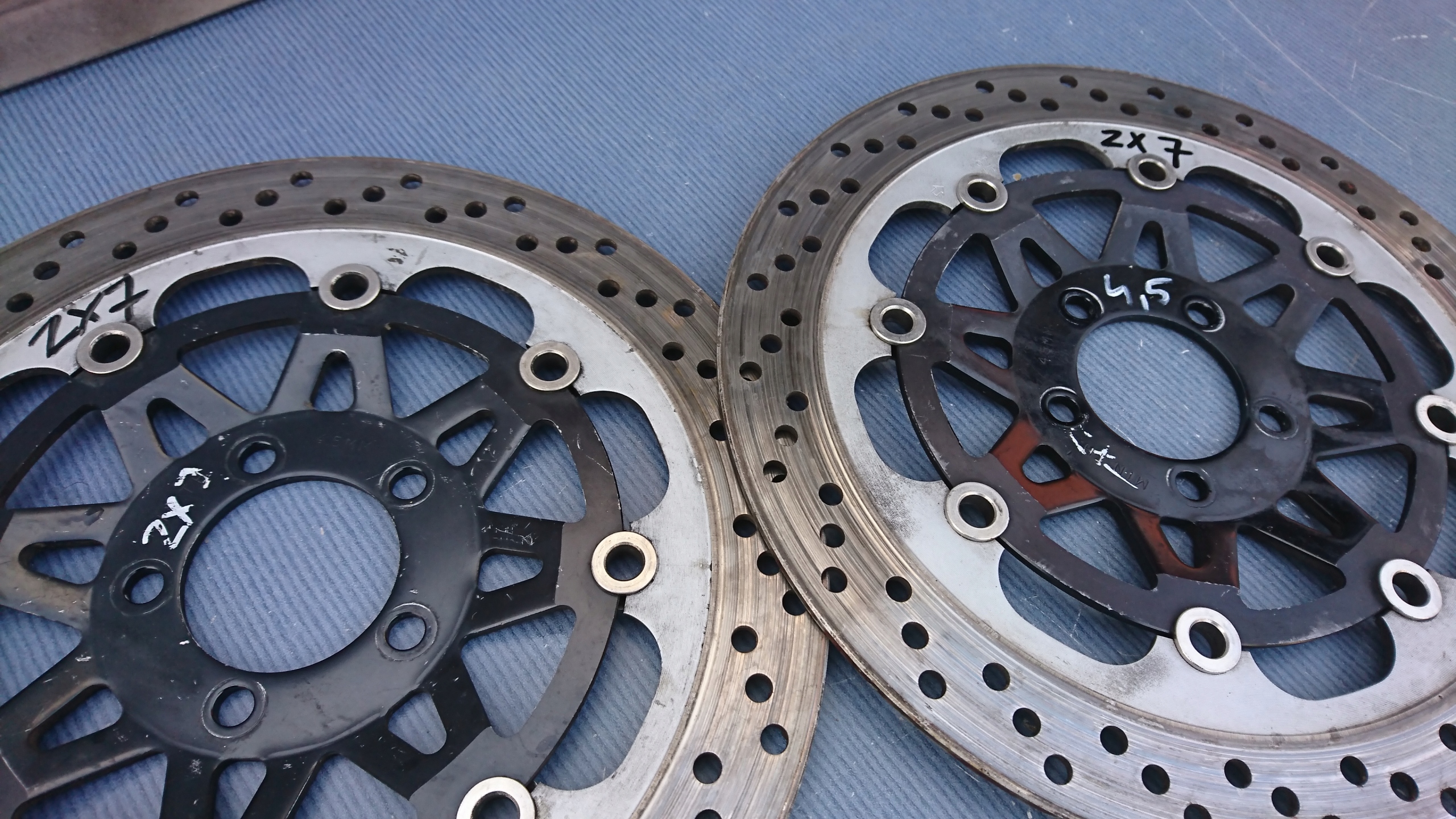 передний тормозной диск ferodo kawasaki zx6r. Kawasaki тормозные диски. тормозные диски kawasaki zxr 400. диск тормозной кавасаки zx6r 2004 год. тормозной диск kawasaki vulcan 400.