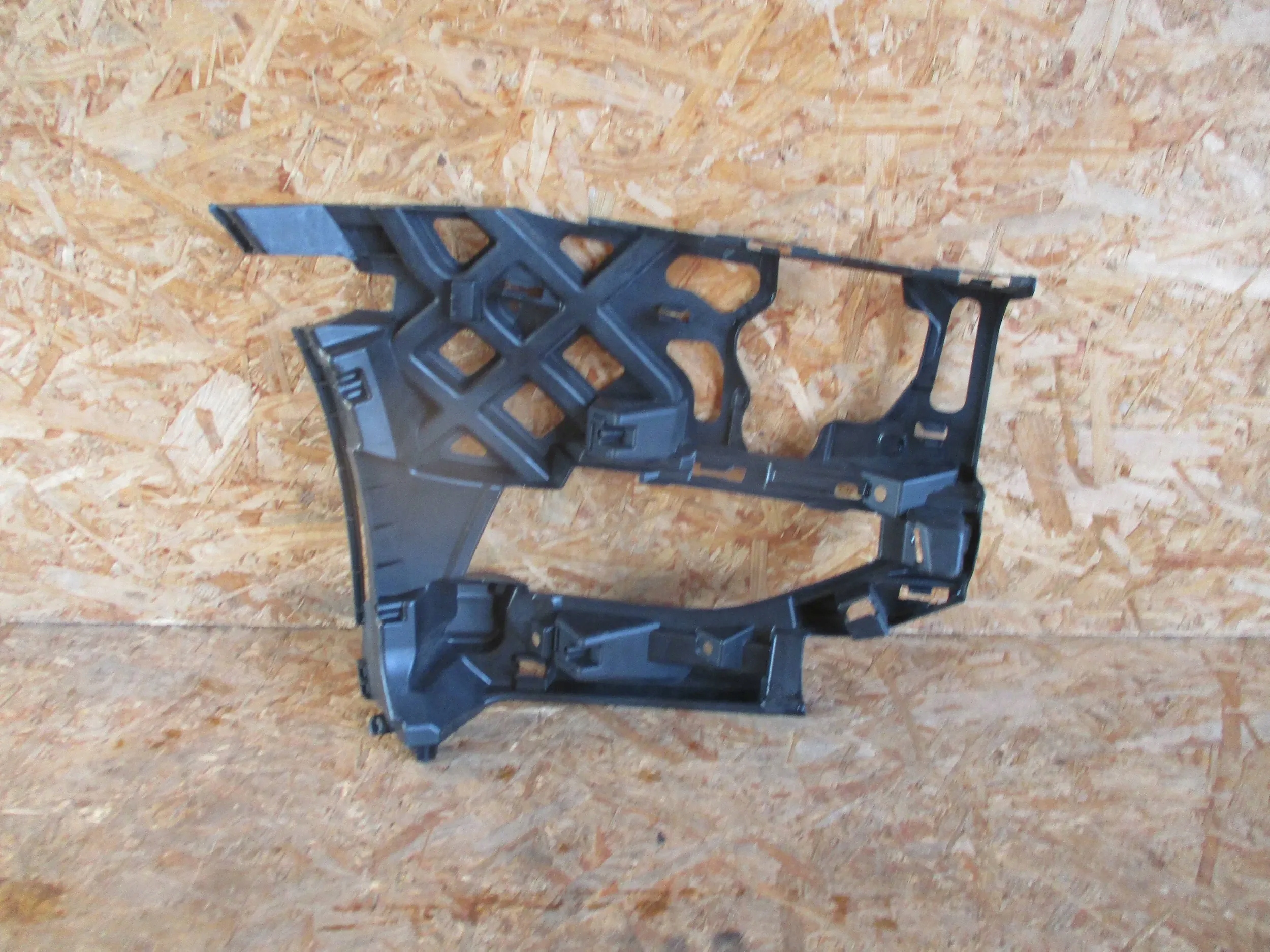 SUPPORT GAUCHE PARE CHOC AVANT VW GOLF VII 5G0 LIFT