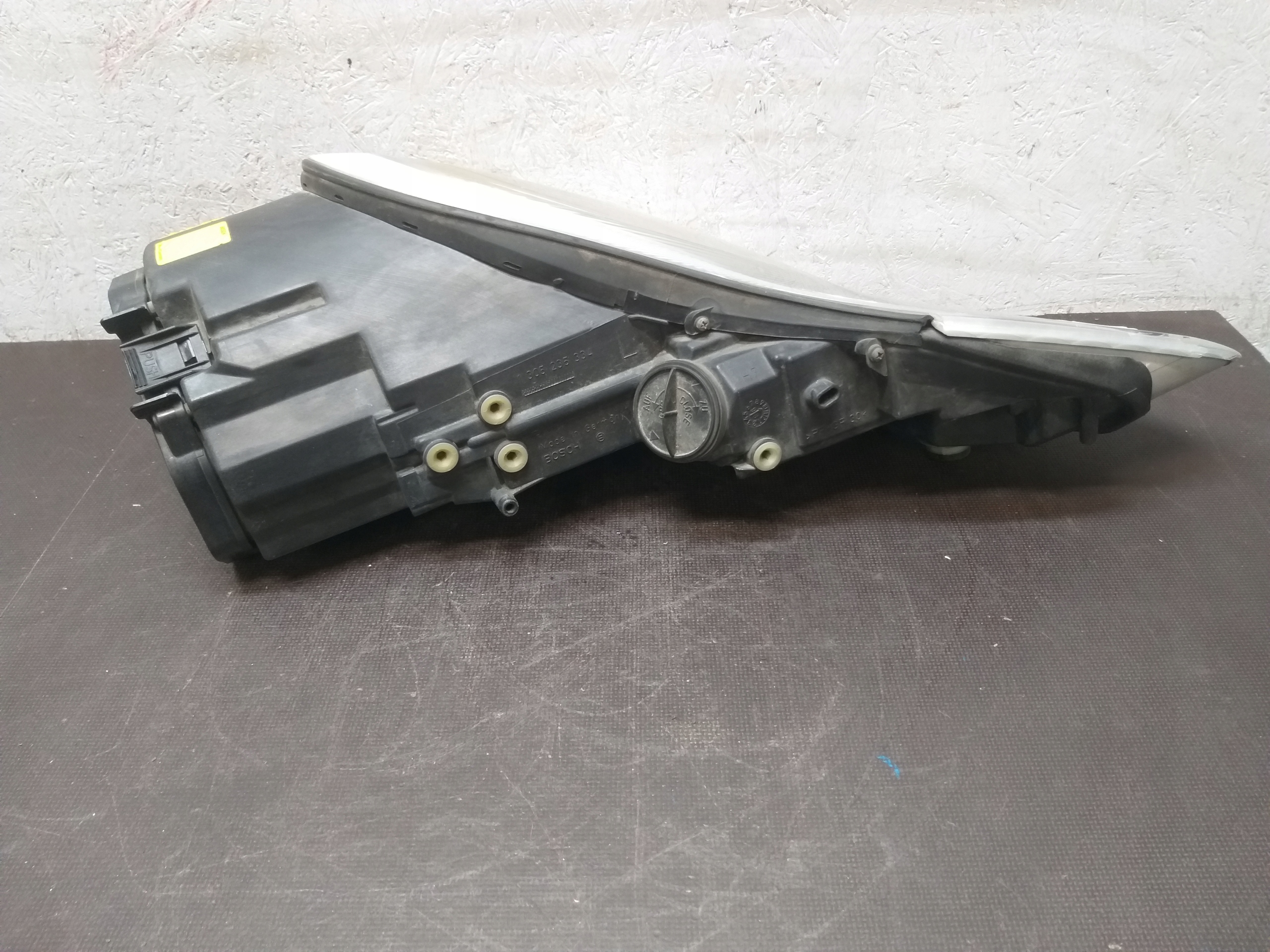LIGHT FRONT LEFT PORSCHE CARRERA 911 996 97