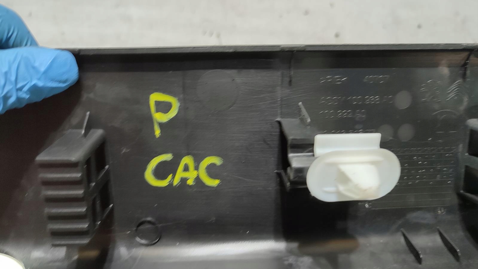 kryt PRAHU pravá předek Citroen C4 Cactus Lift